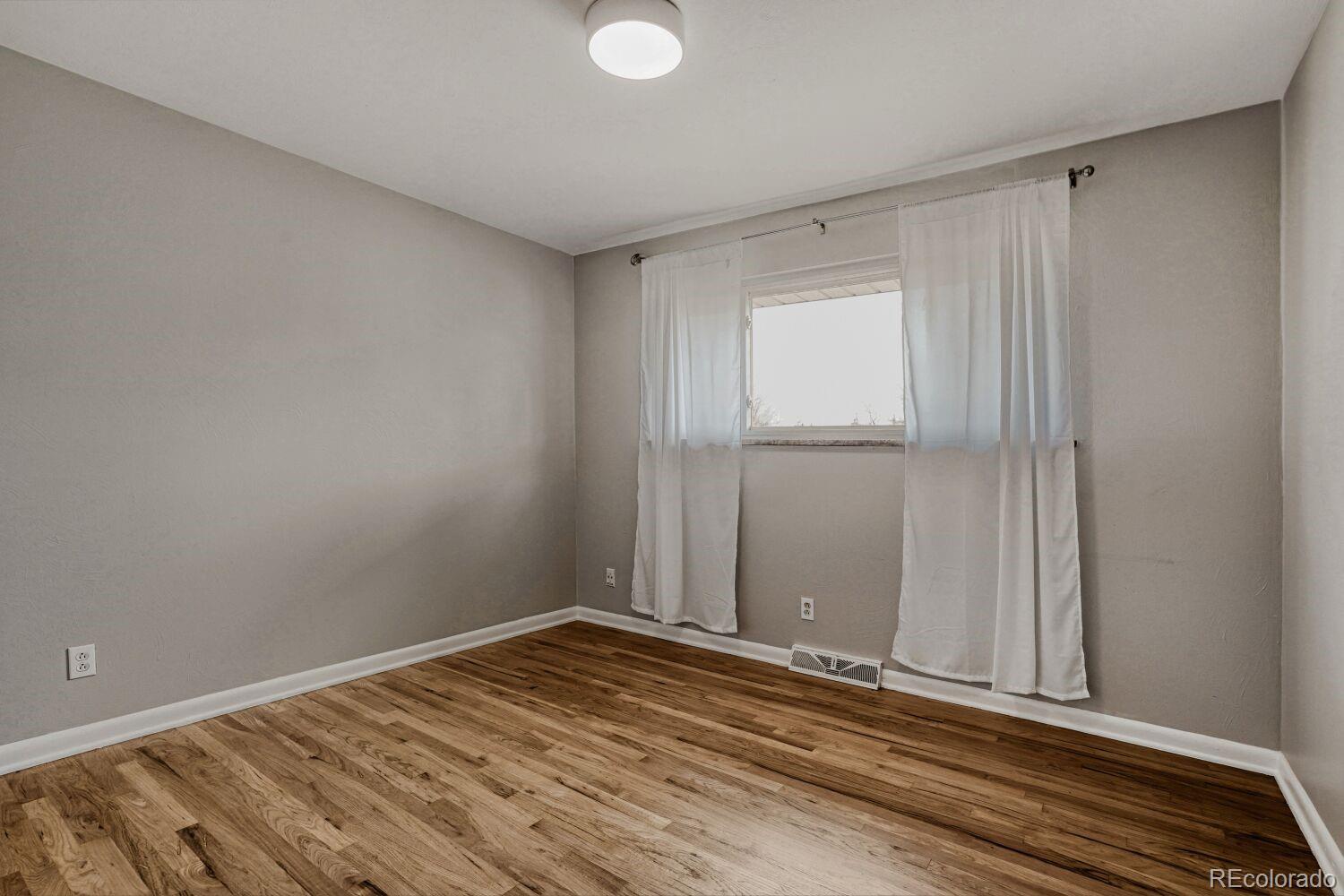 5065 S Delaware Street