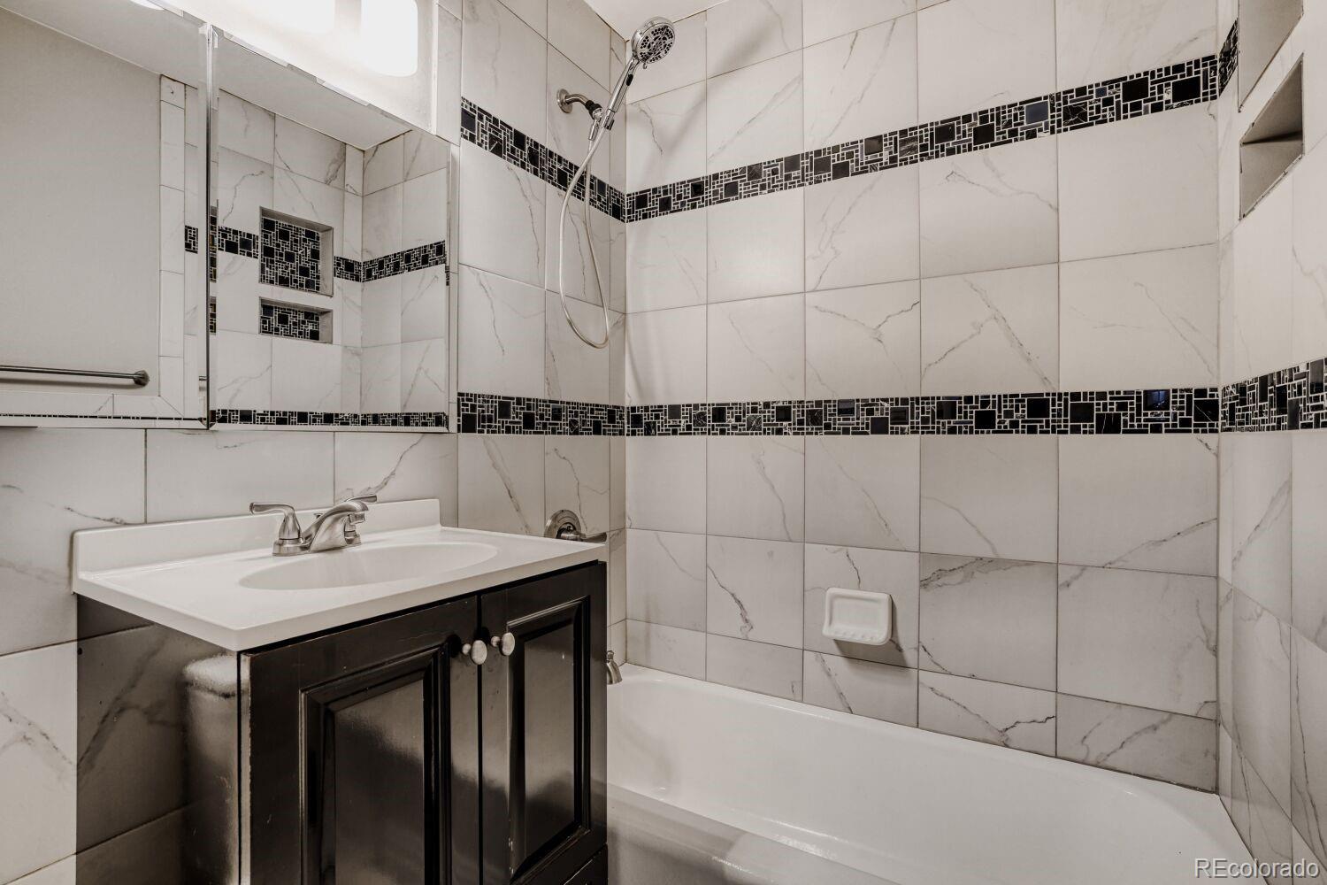 5065 S Delaware Street