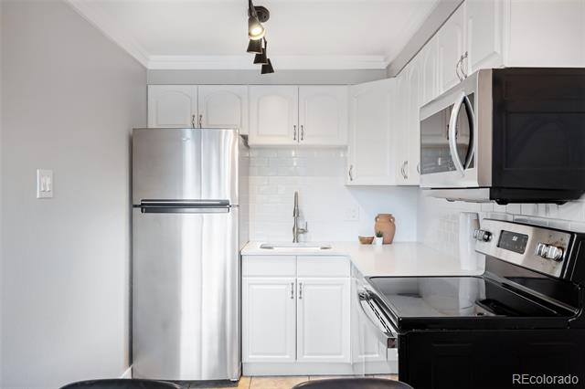 1035 N Colorado Boulevard Unit: 201