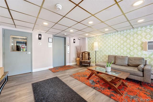 1035 N Colorado Boulevard Unit: 201