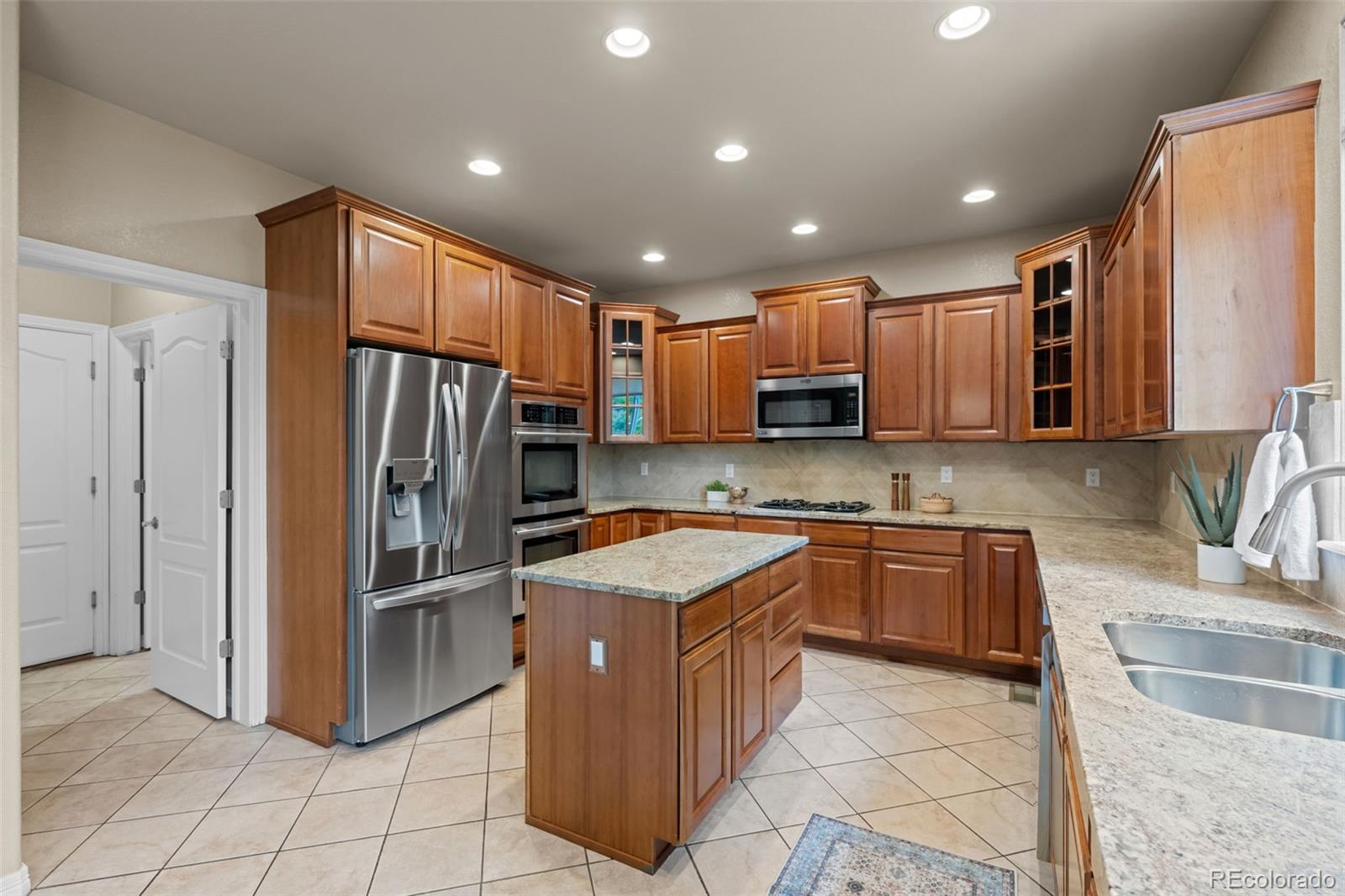 1723 S Poplar Way