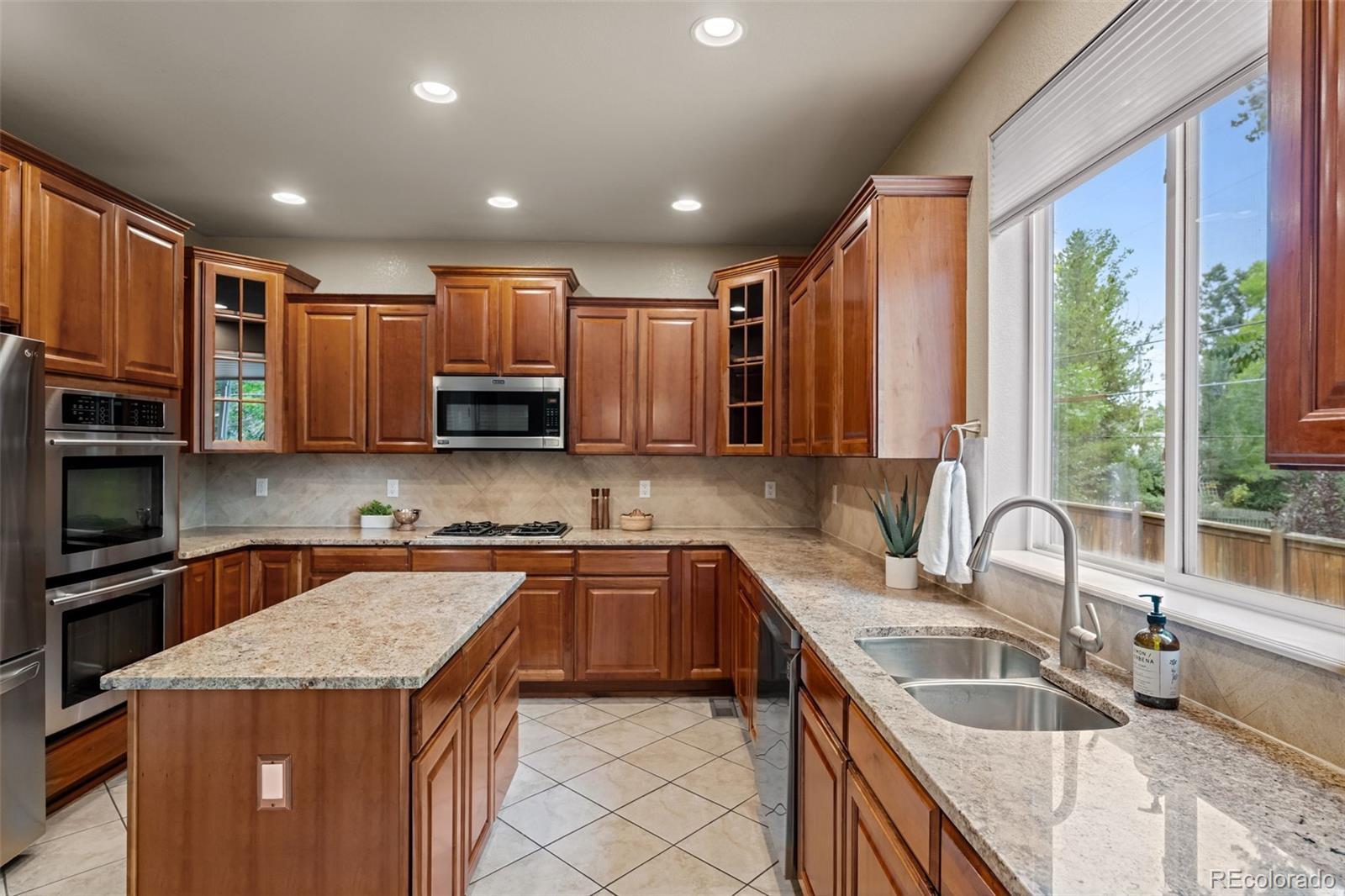 1723 S Poplar Way