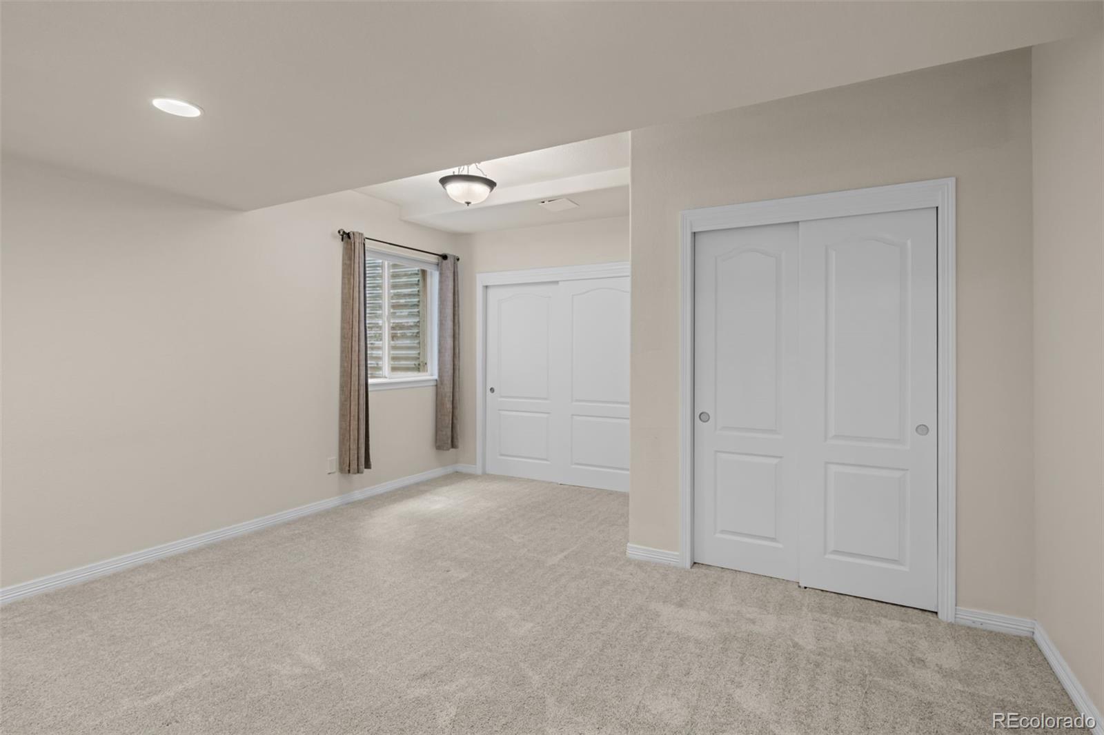 1723 S Poplar Way