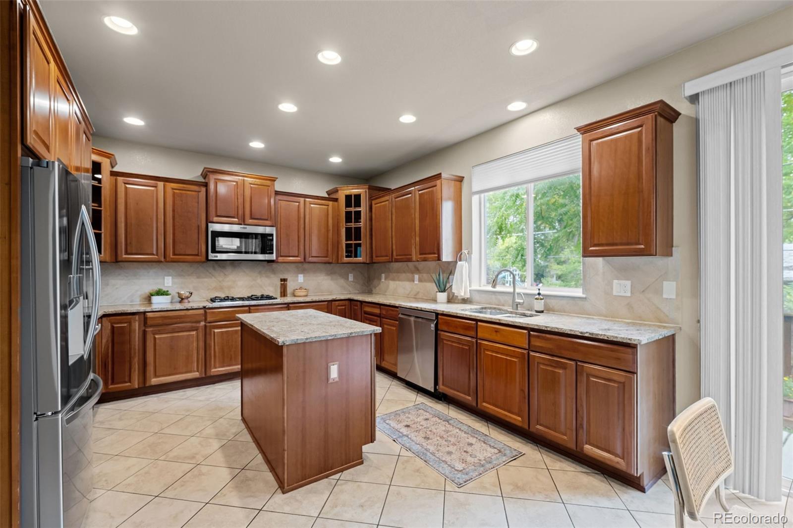 1723 S Poplar Way