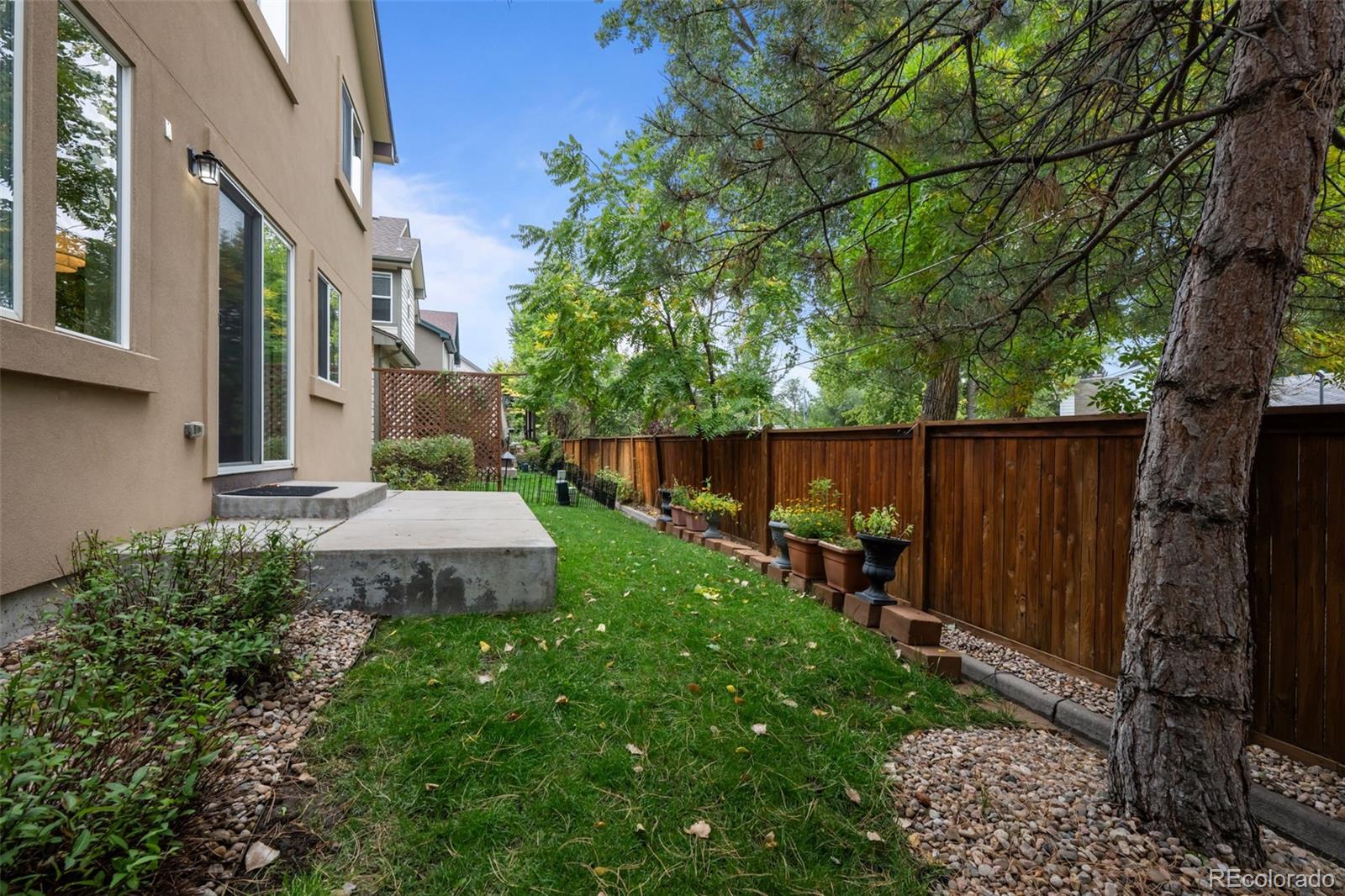1723 S Poplar Way