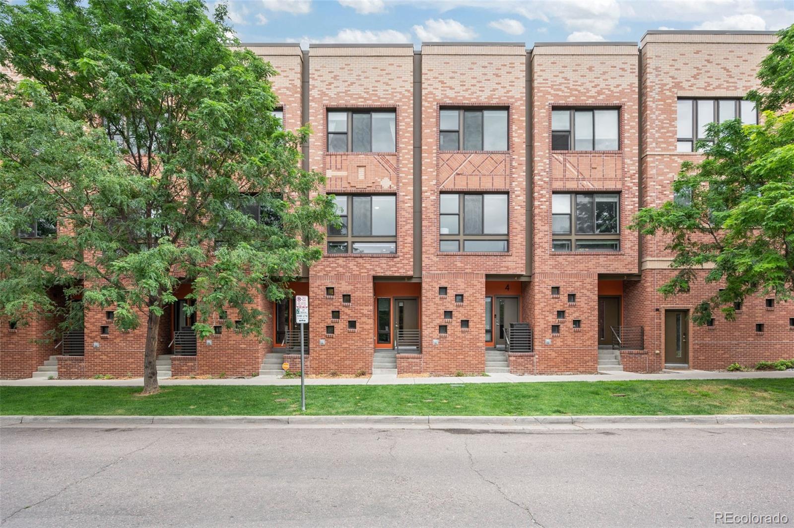 2200 Tremont Place Unit: 5