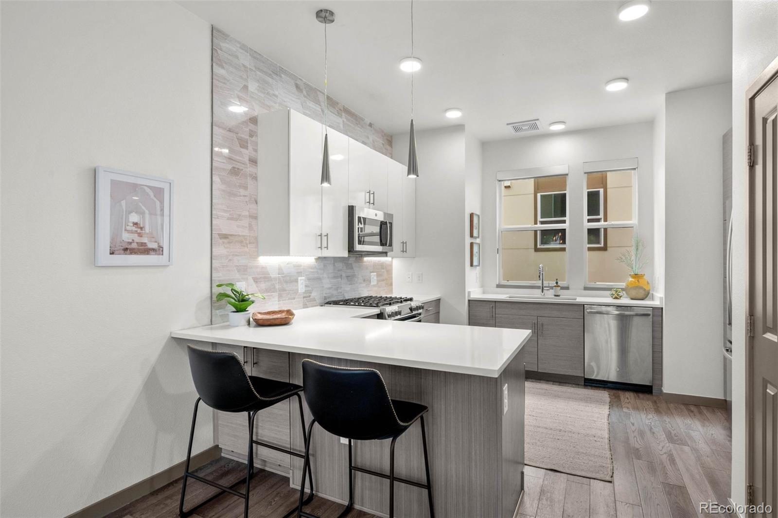 2200 Tremont Place Unit: 5