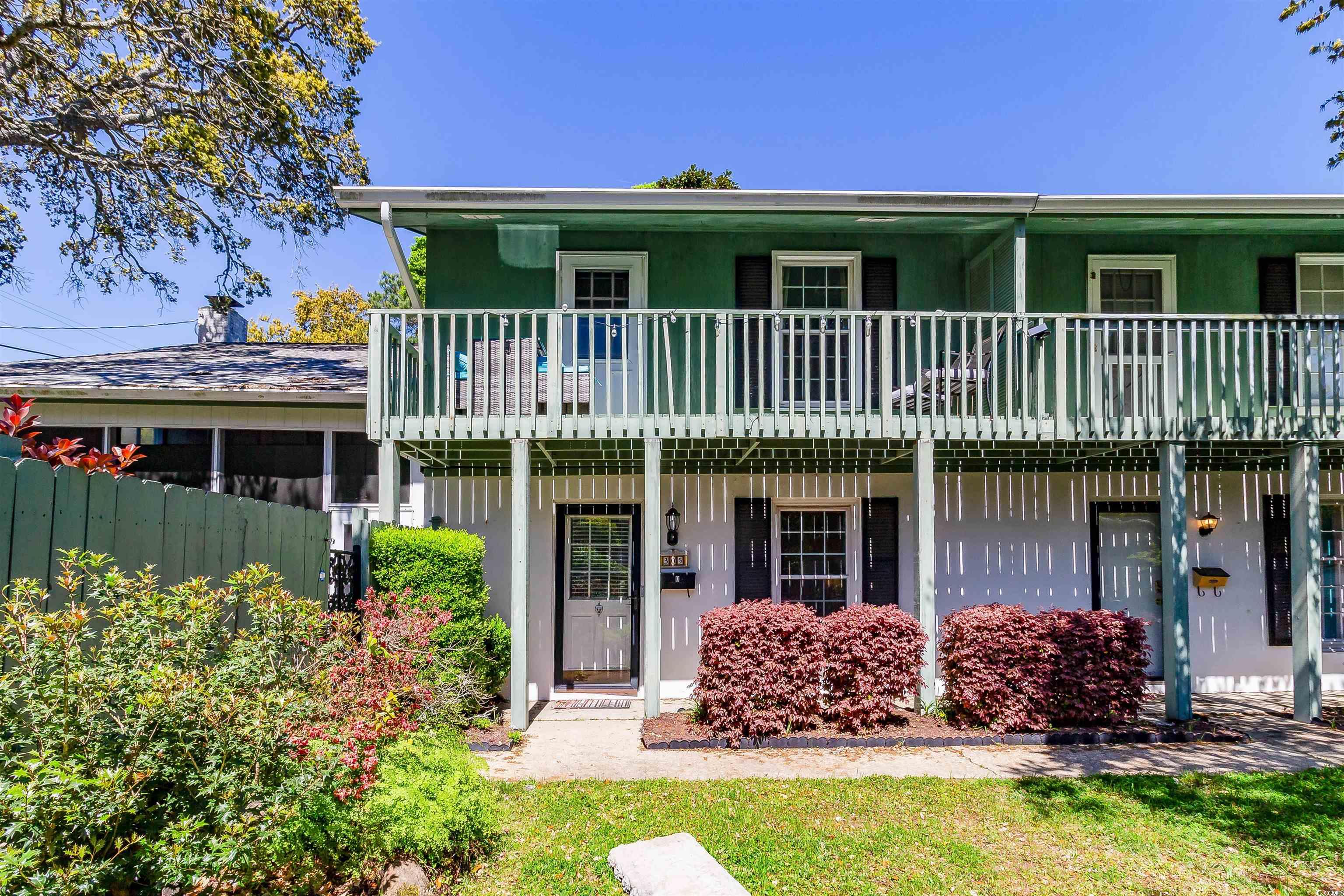305 72nd Ave. N Unit: D