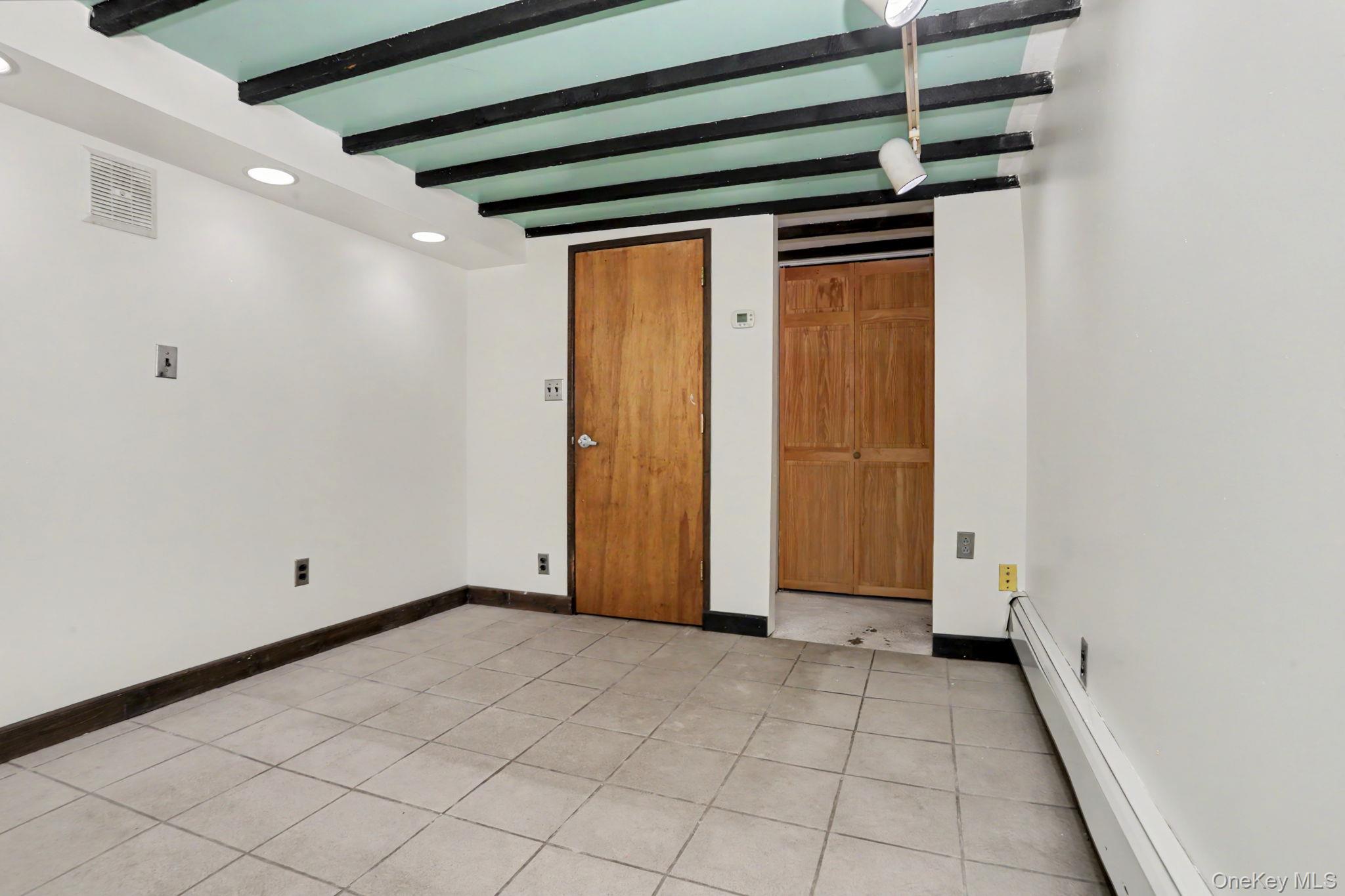 33 Cedar Lane