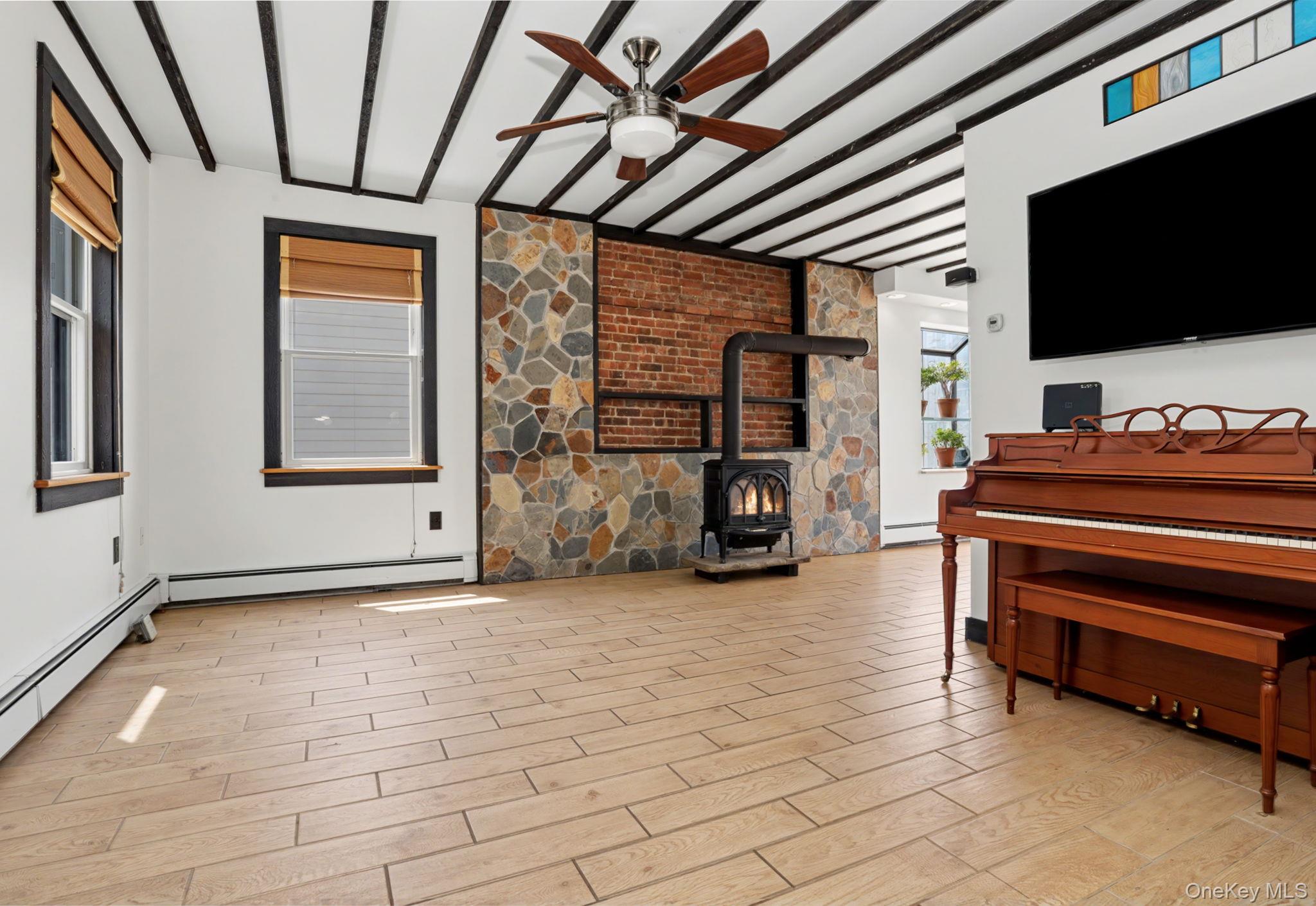 33 Cedar Lane