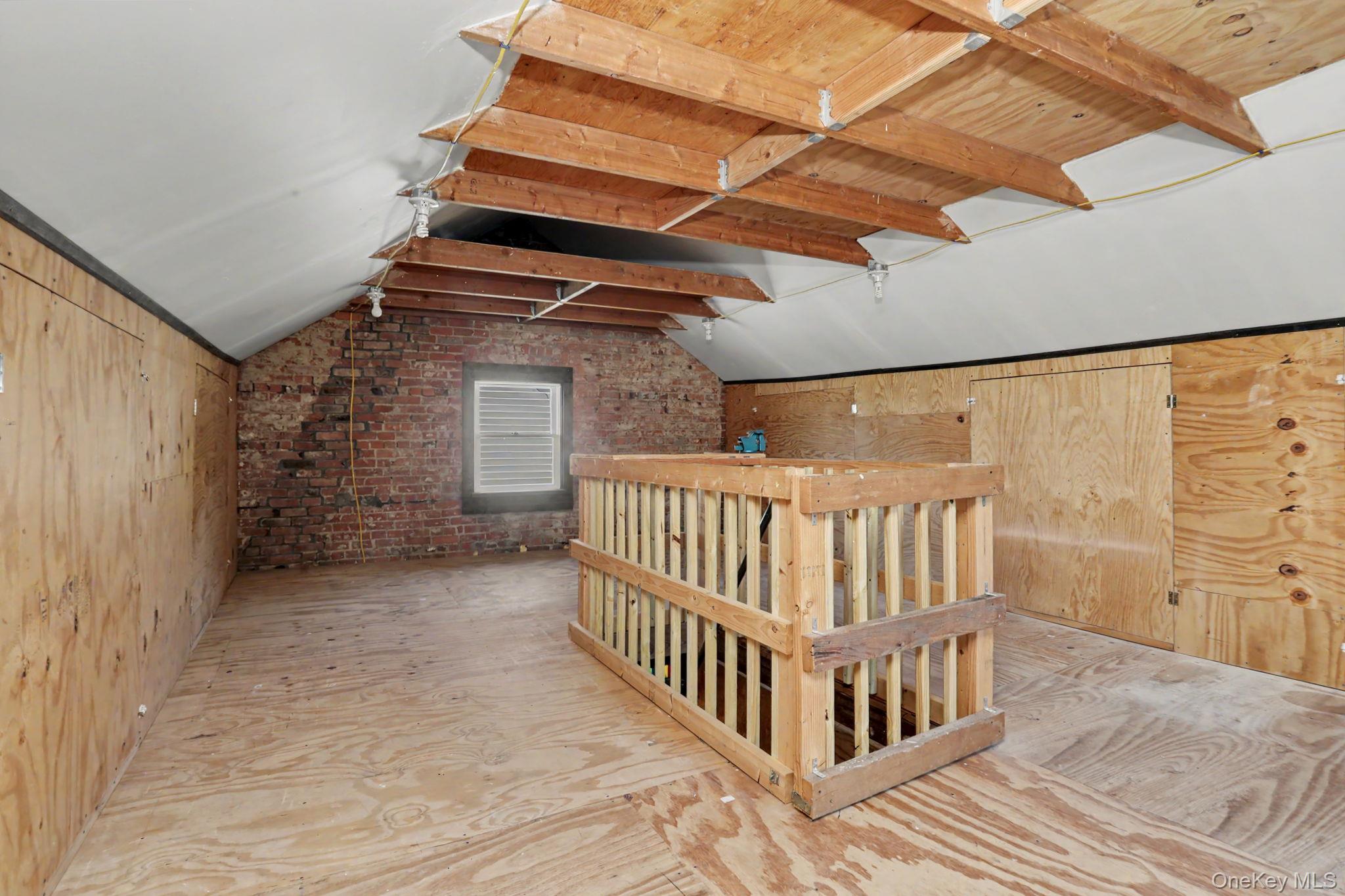 33 Cedar Lane