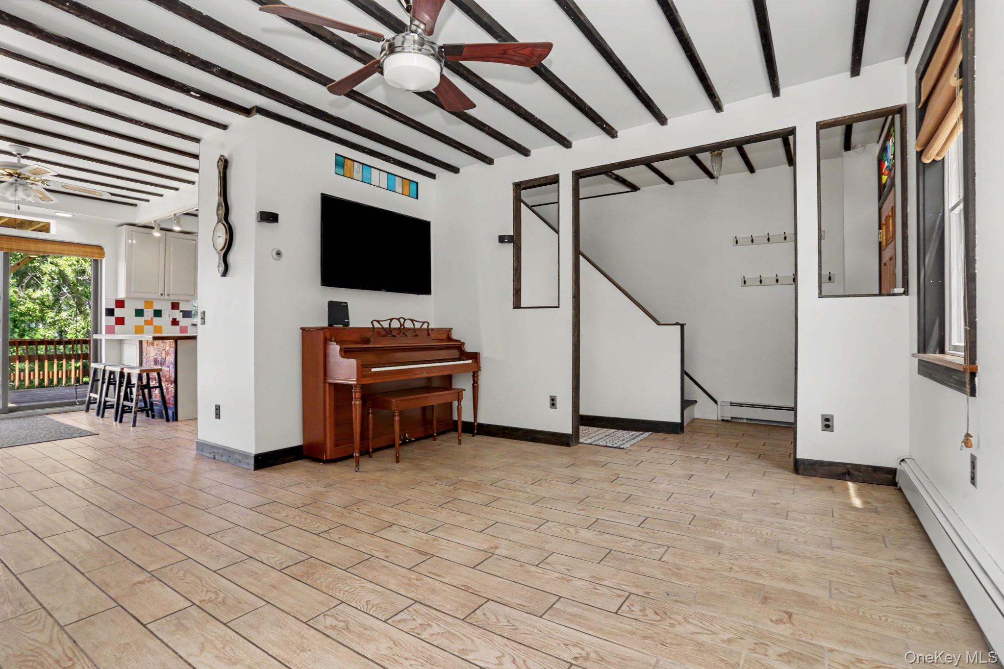 33 Cedar Lane