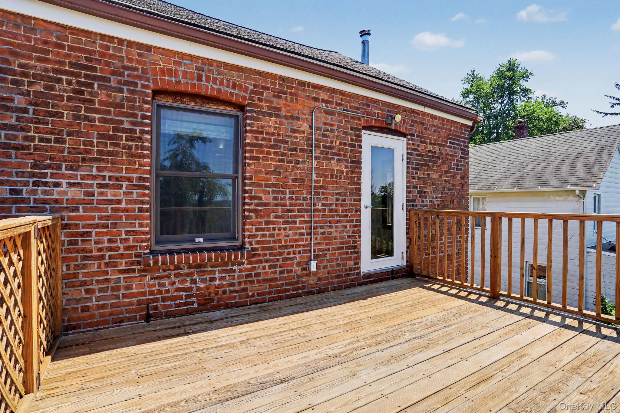 33 Cedar Lane