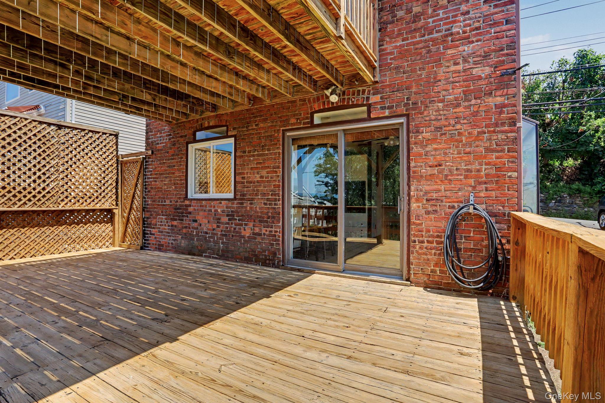 33 Cedar Lane