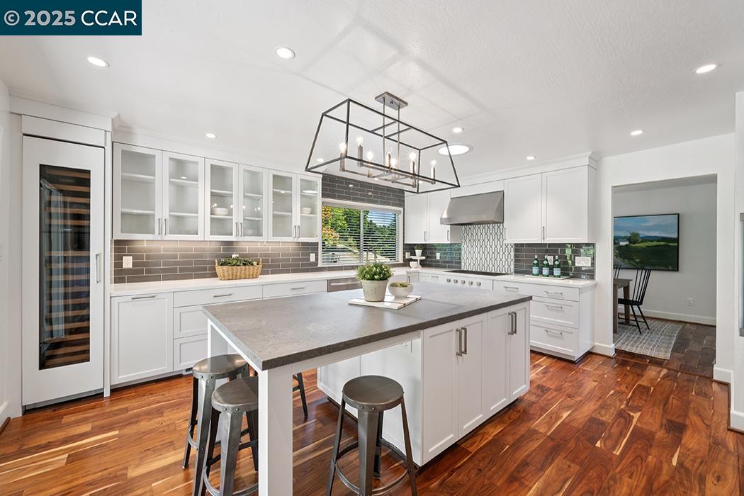3190 Bavarian Ln