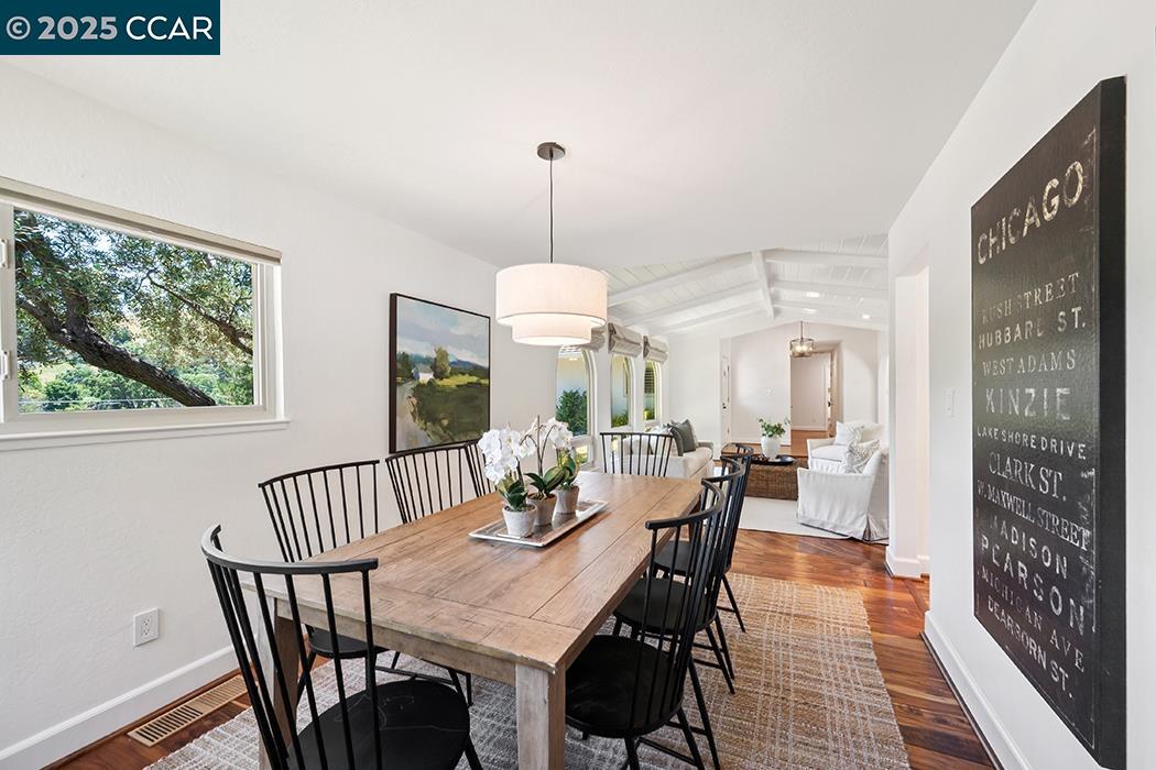 3190 Bavarian Ln