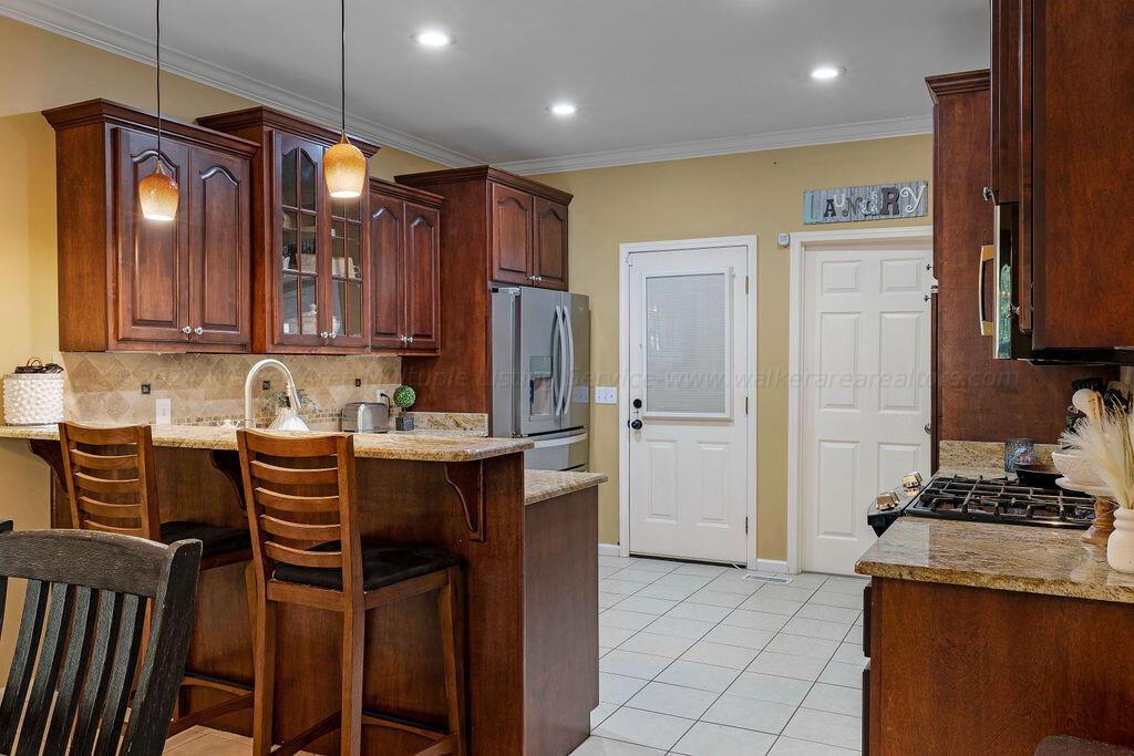 1410 PINEVIEW Rd