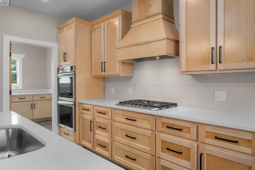 48 LAKESIDE Dr