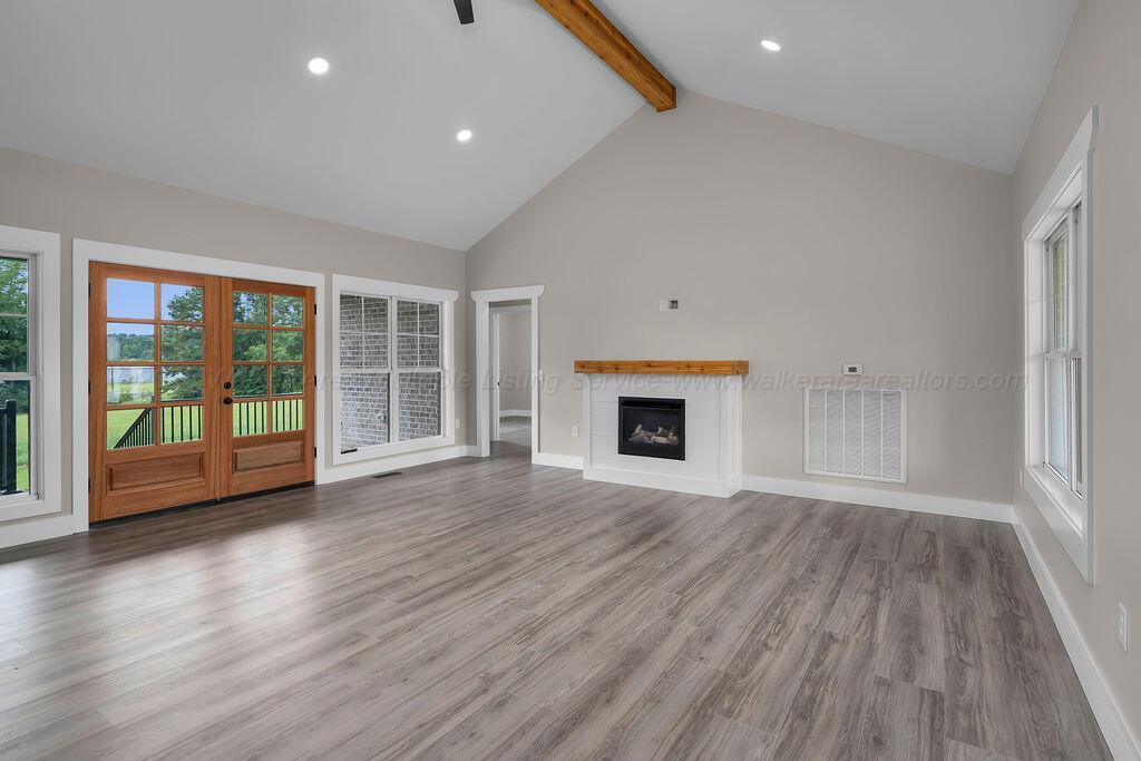 48 LAKESIDE Dr