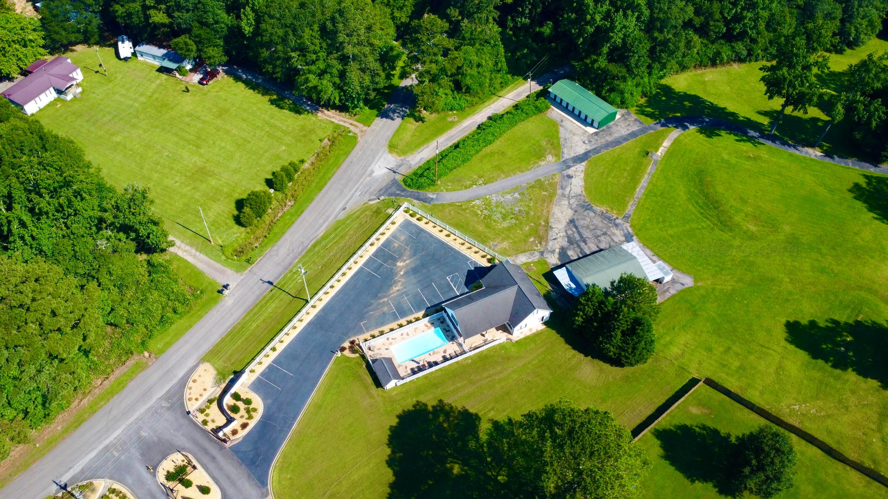 48 LAKESIDE Dr