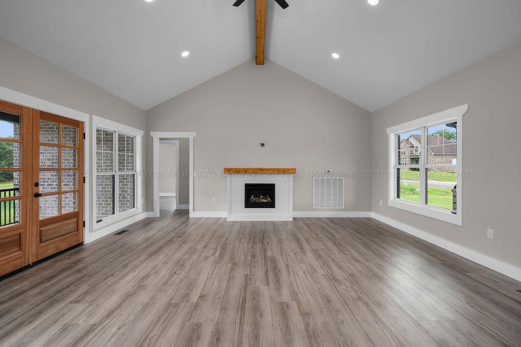48 LAKESIDE Dr