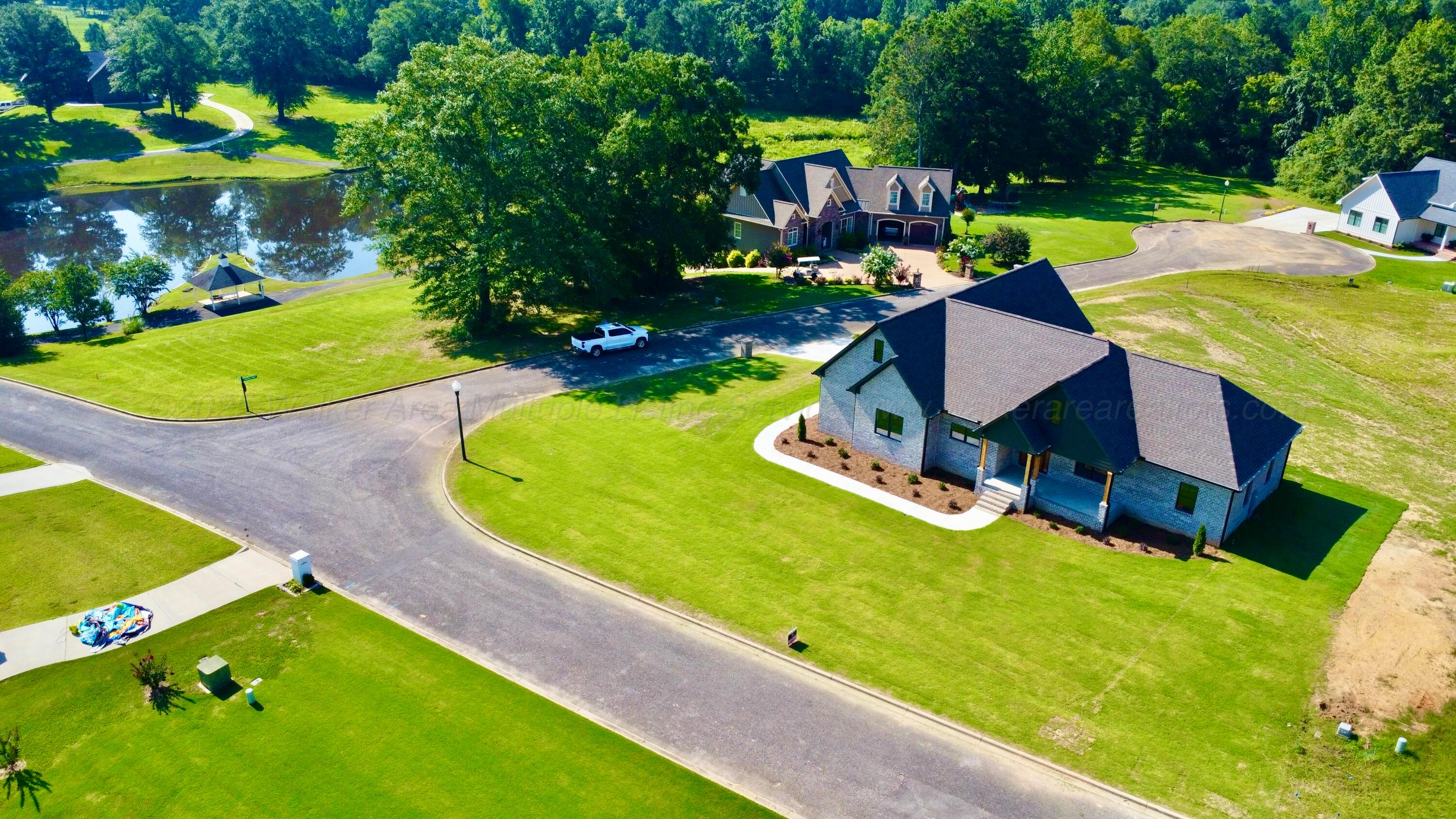 48 LAKESIDE Dr