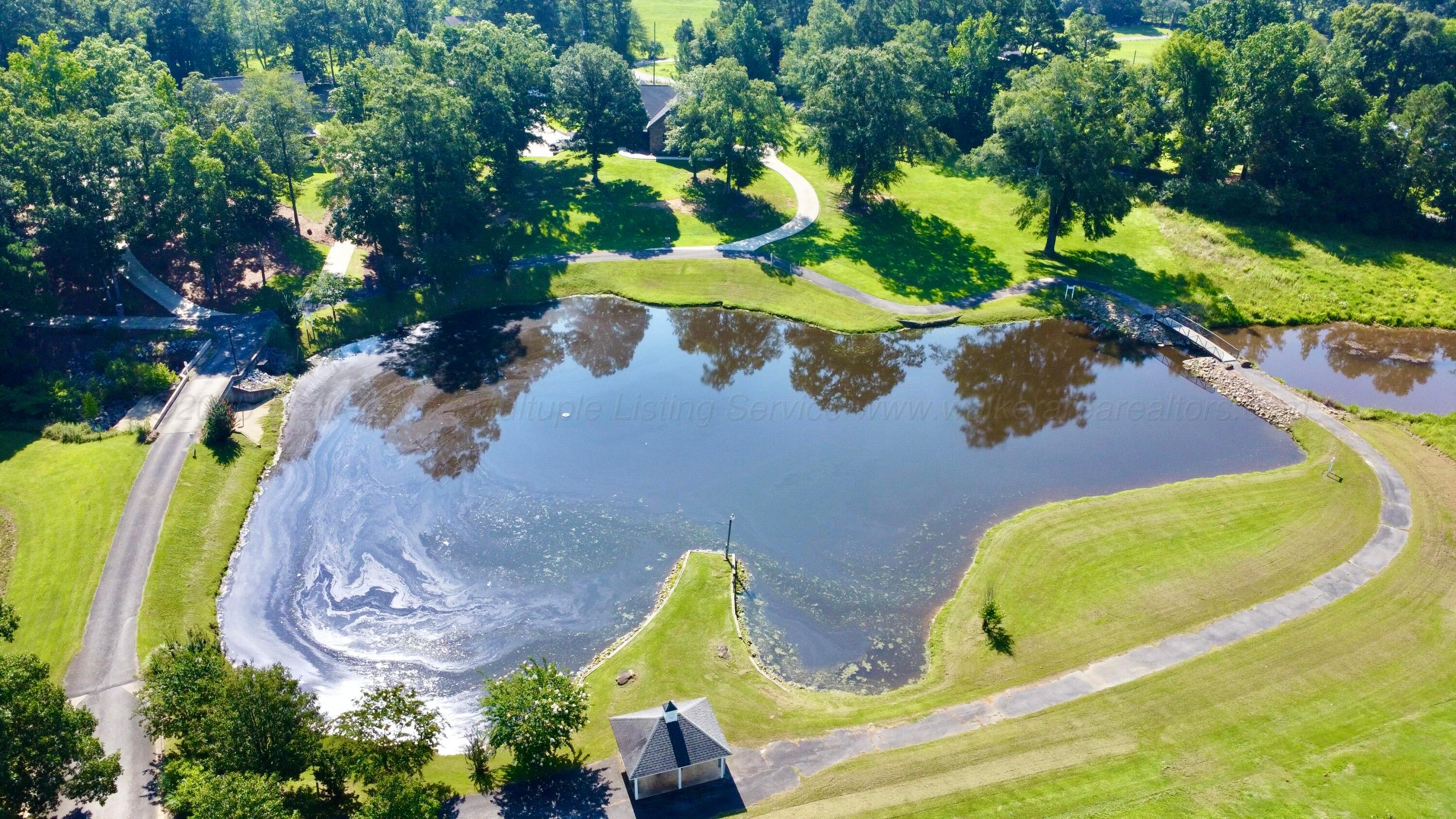 48 LAKESIDE Dr