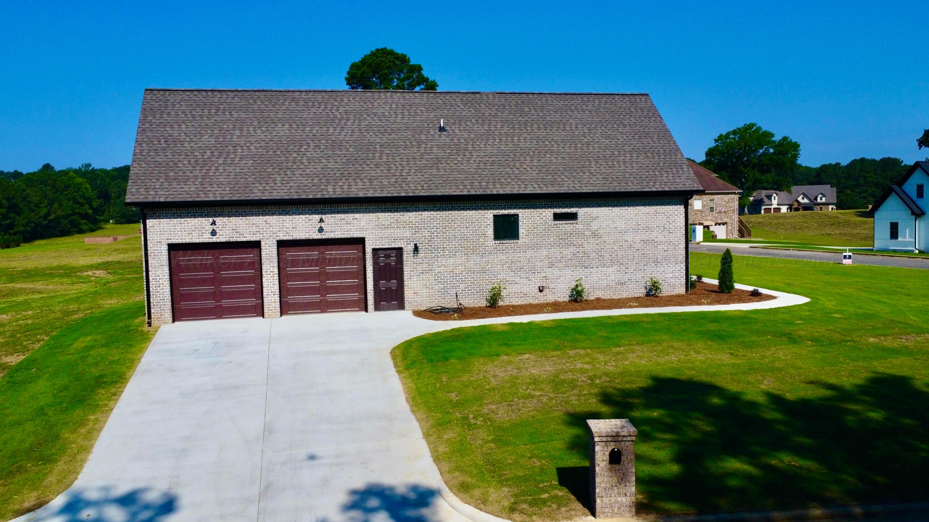 48 LAKESIDE Dr