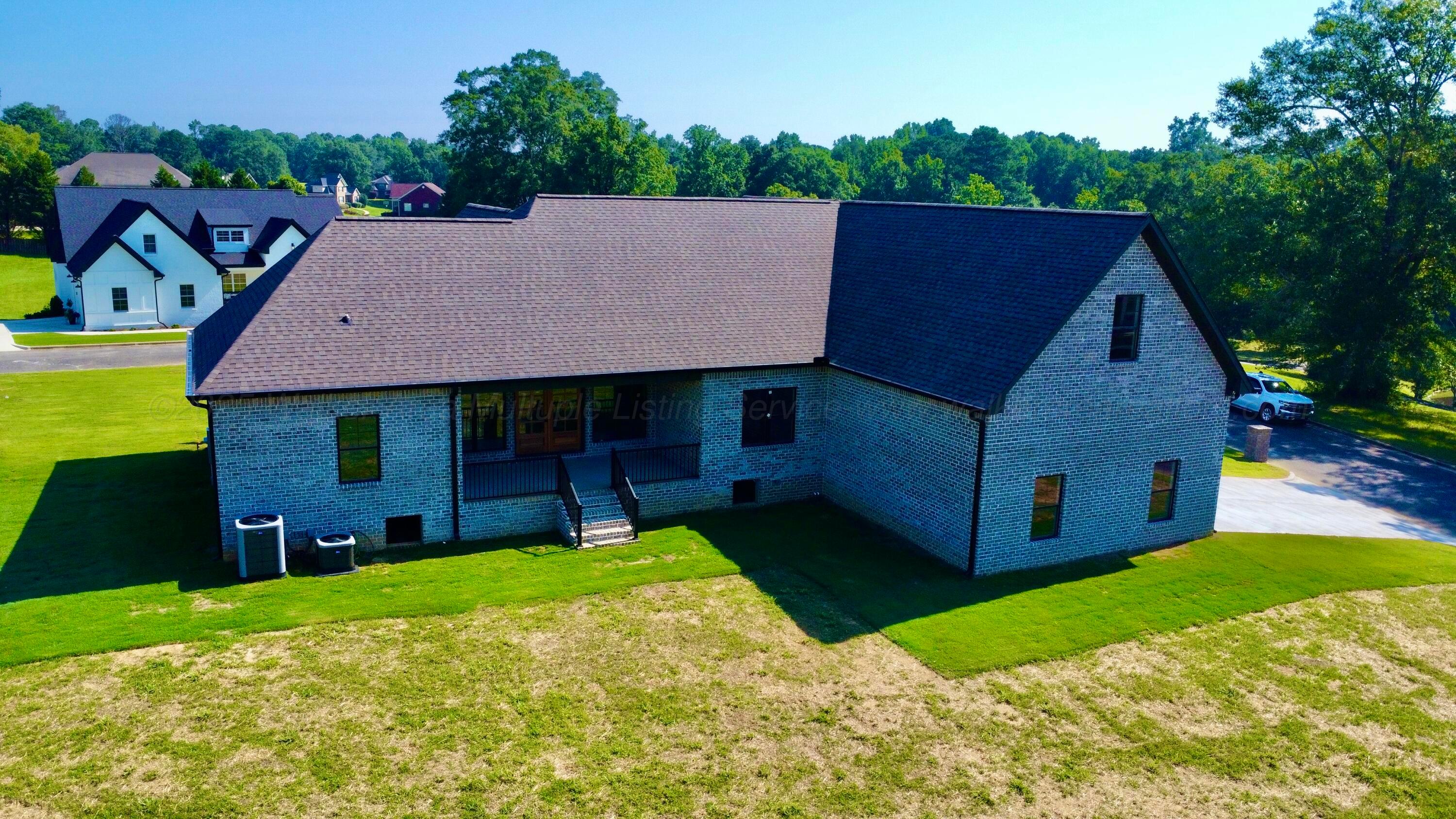 48 LAKESIDE Dr