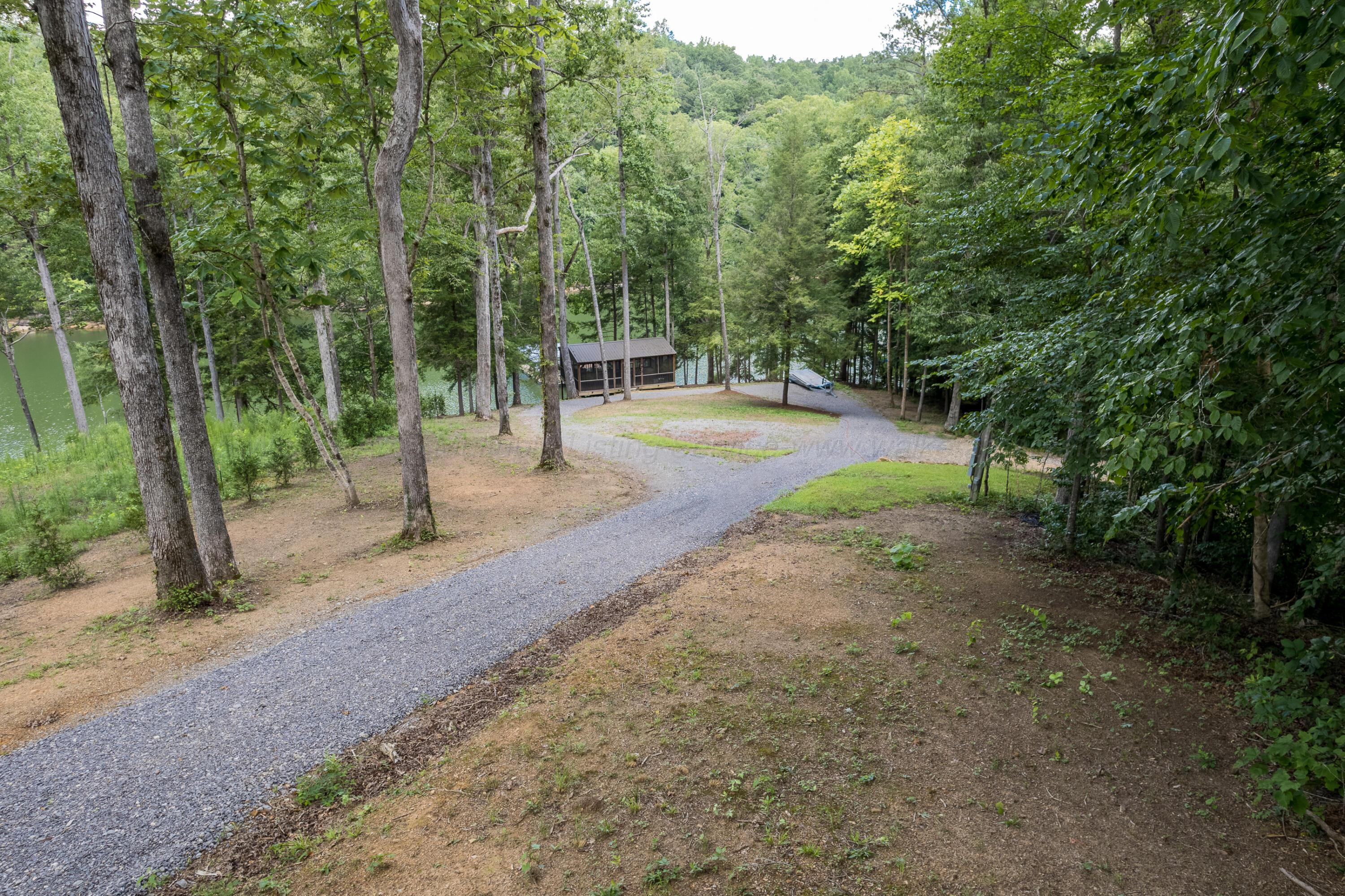 372 COUNTY RD 4104