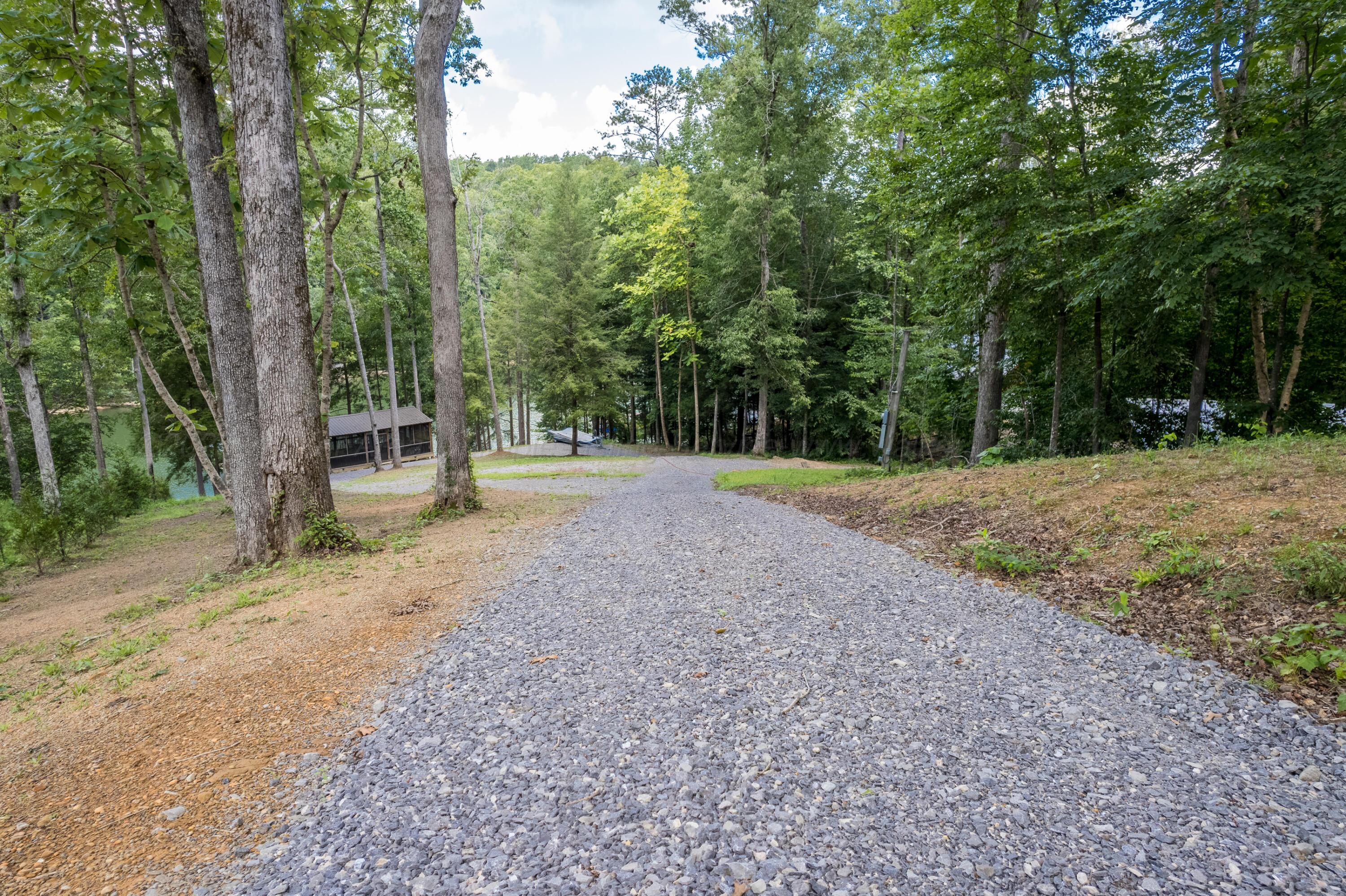 372 COUNTY RD 4104