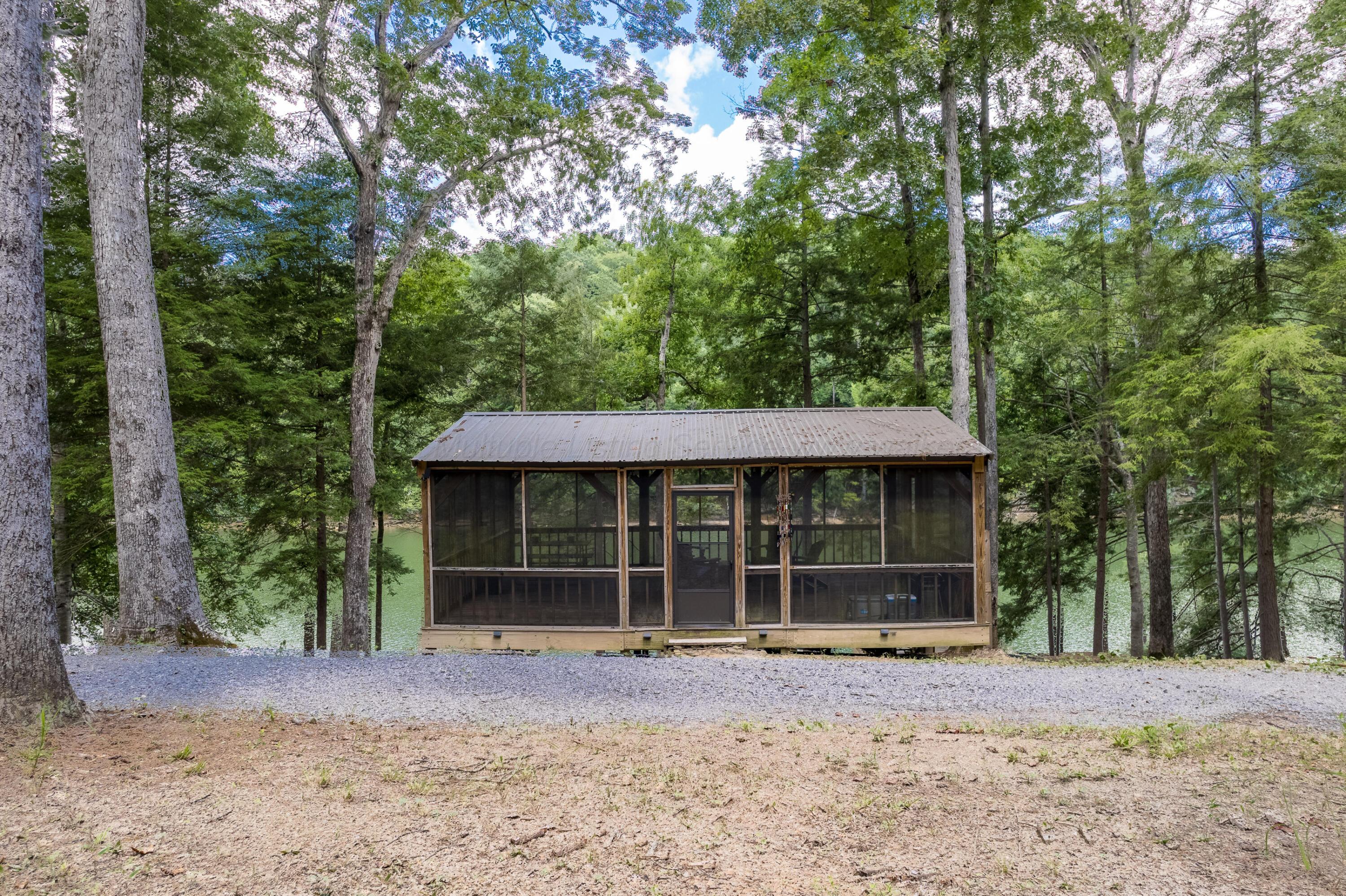 372 COUNTY RD 4104