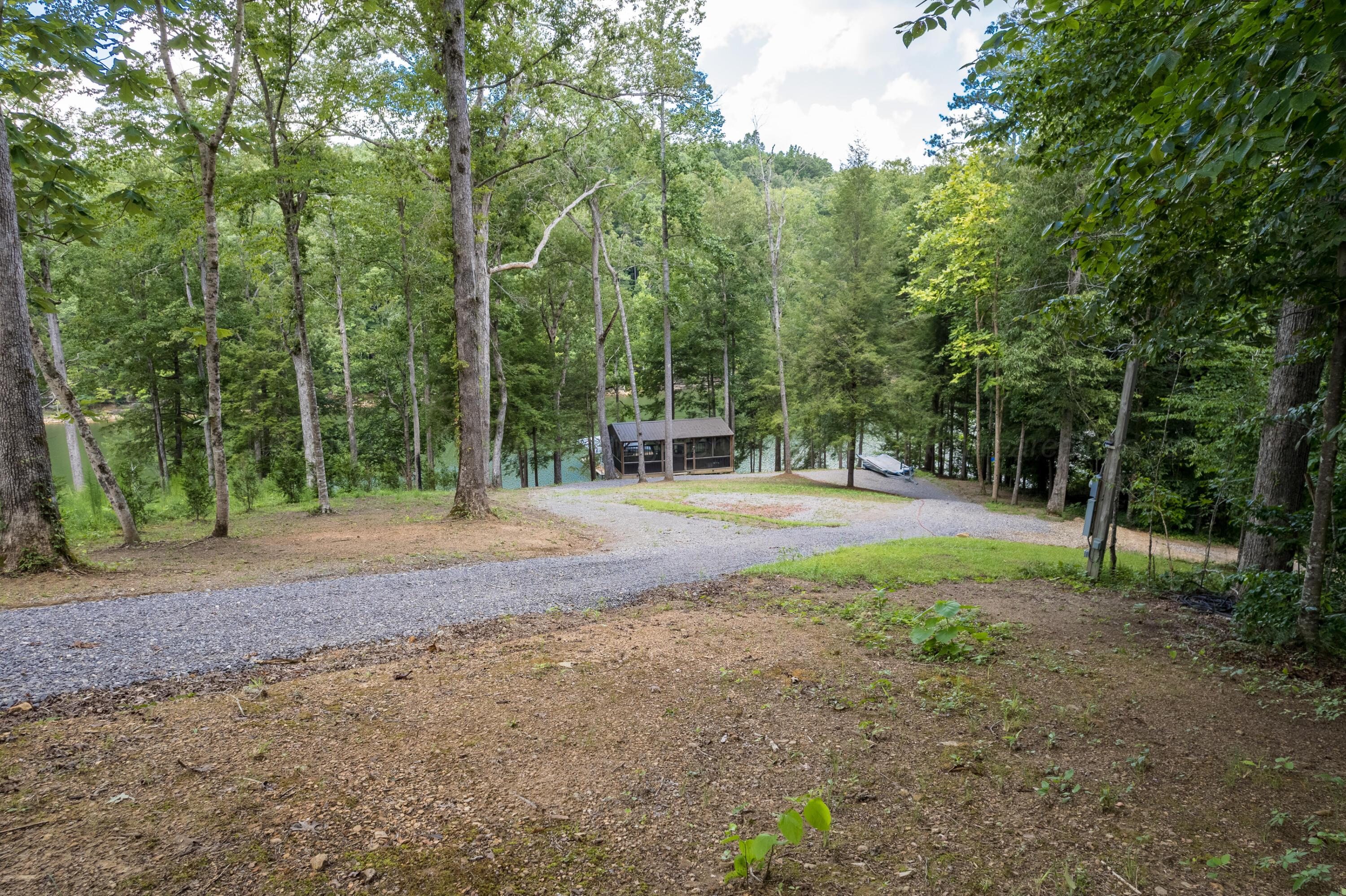 372 COUNTY RD 4104