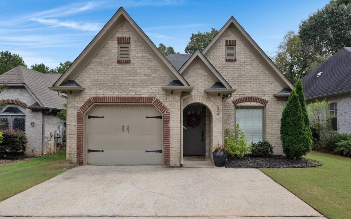 132 SPRINGDALE Dr