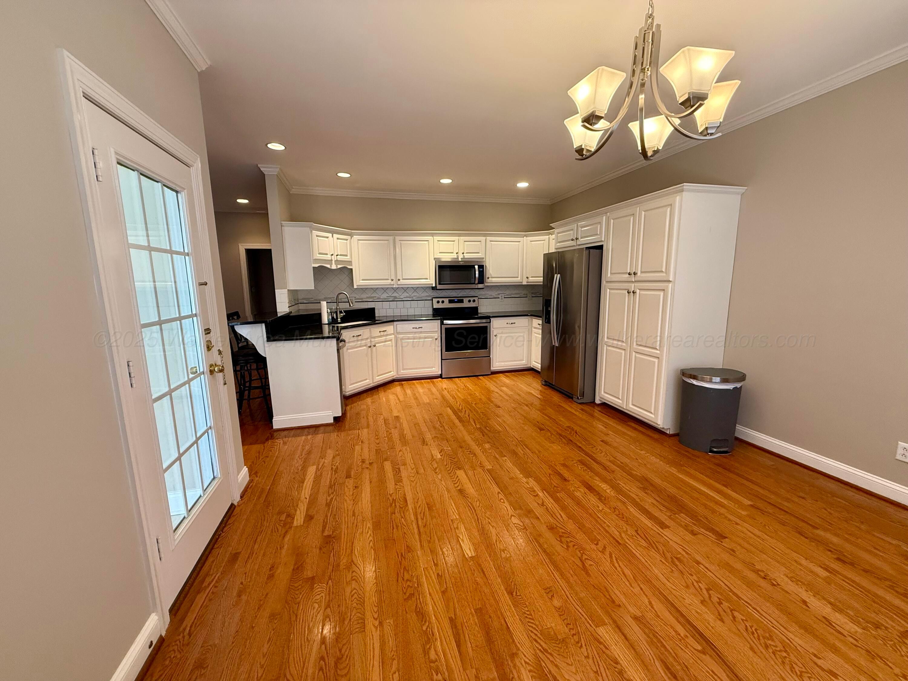 2685 ROLLING MEADOWS Dr