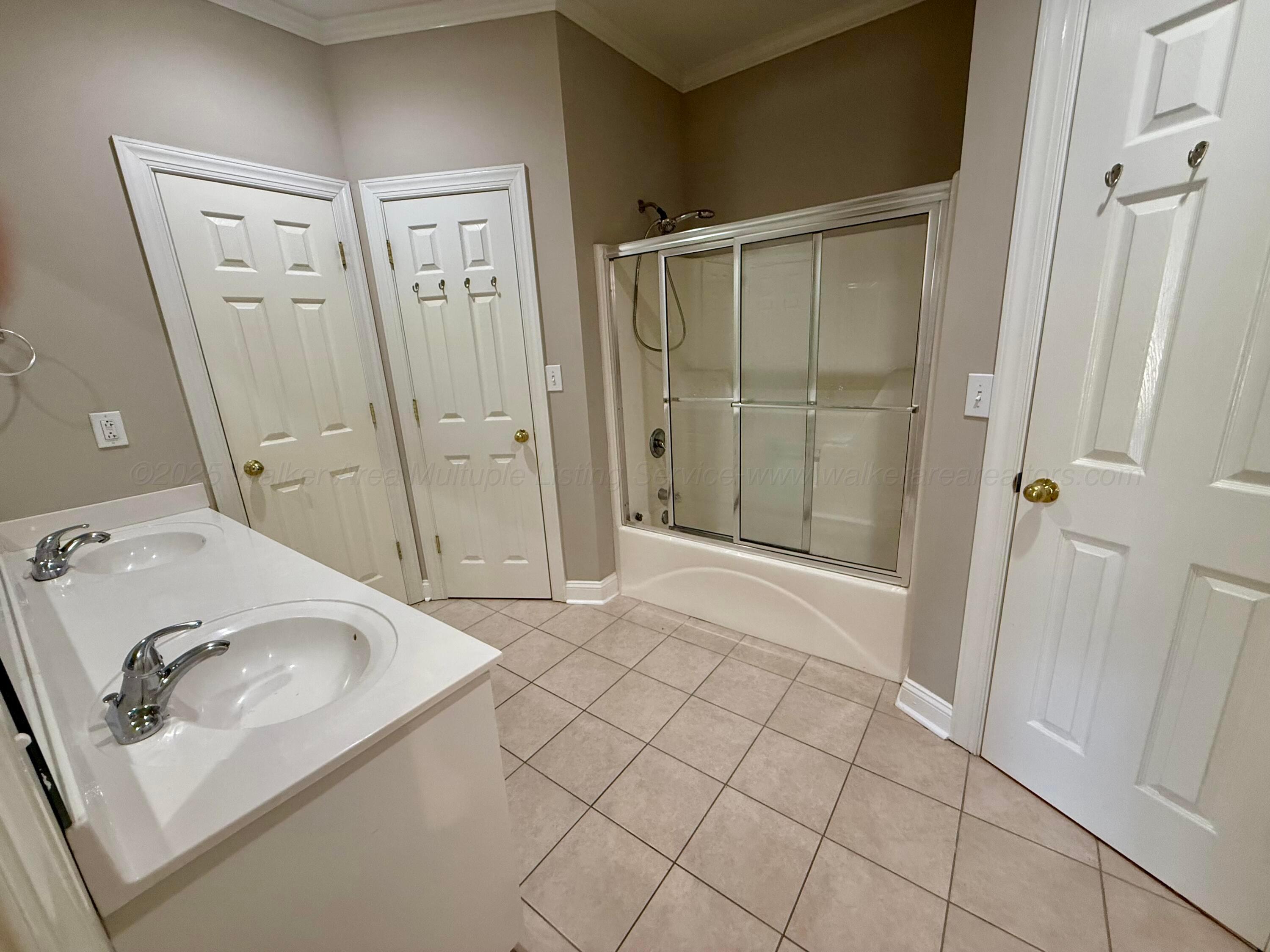 2685 ROLLING MEADOWS Dr