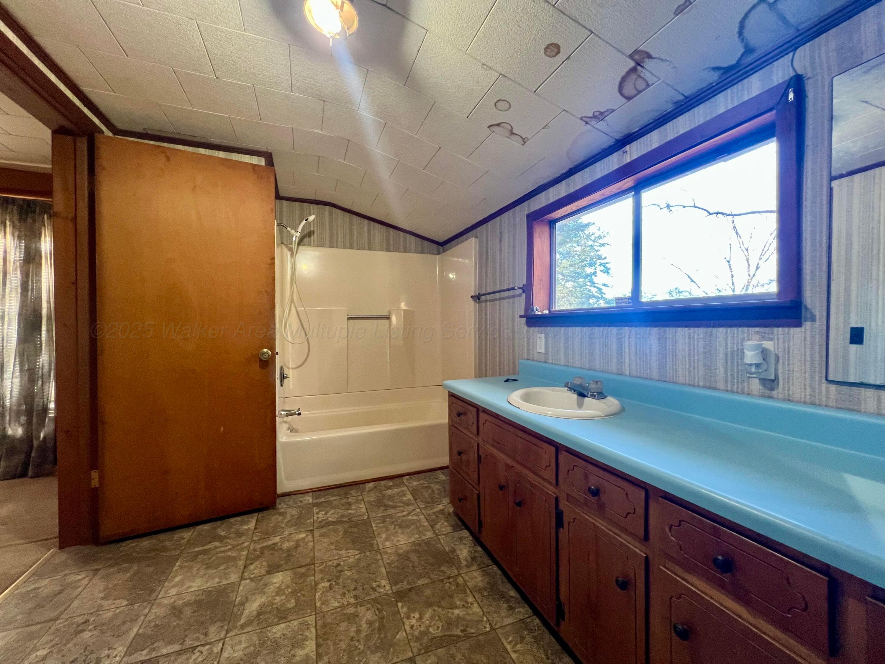 1694 -GORGAS Rd