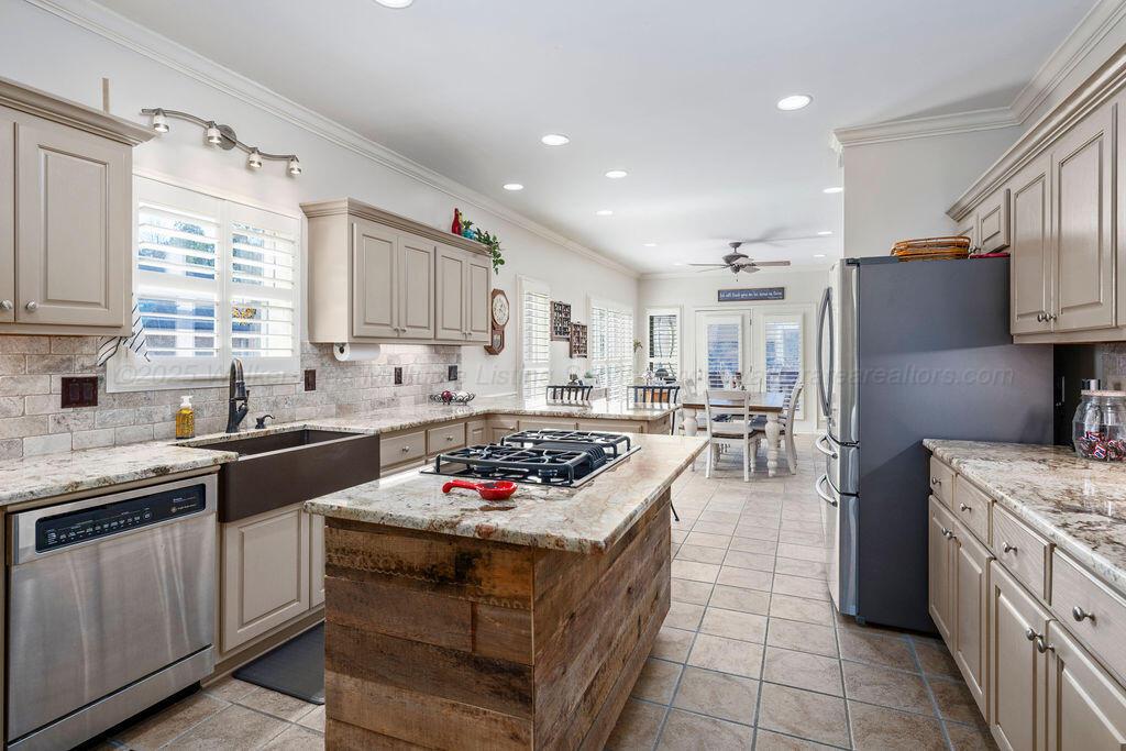 316 BOARDWALK Way
