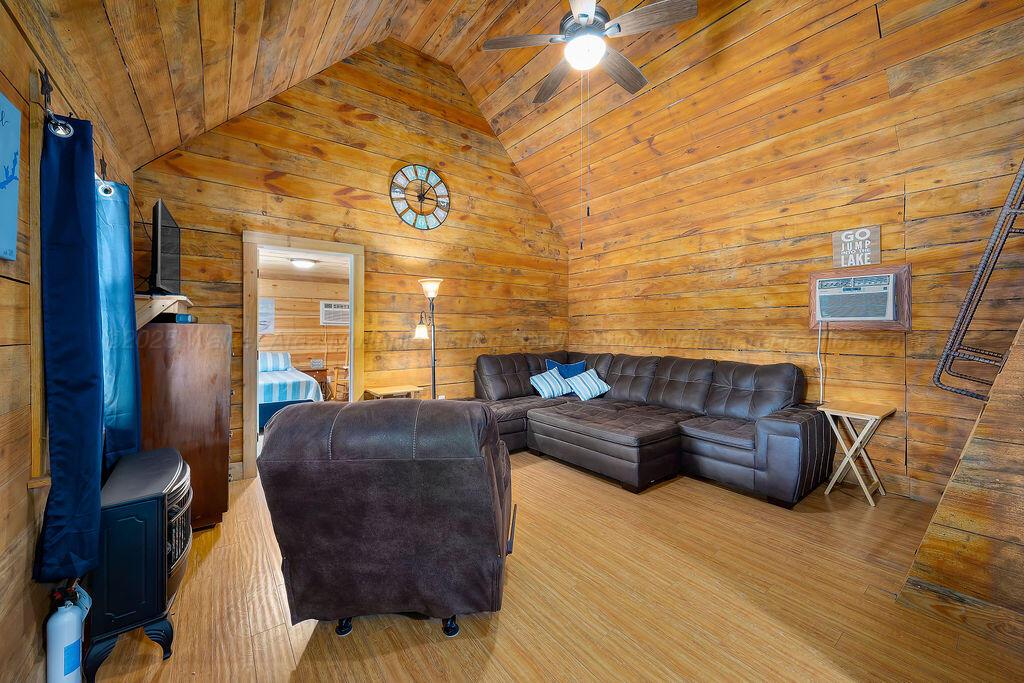 295 COUNTY RD 244