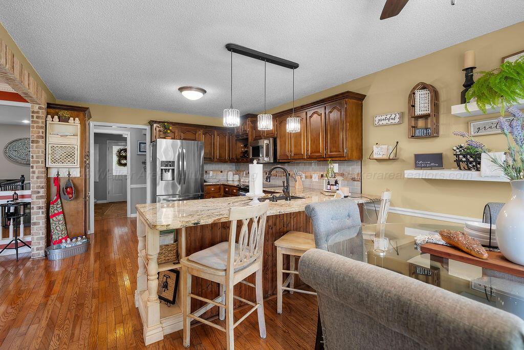 102 OTWELL Ln
