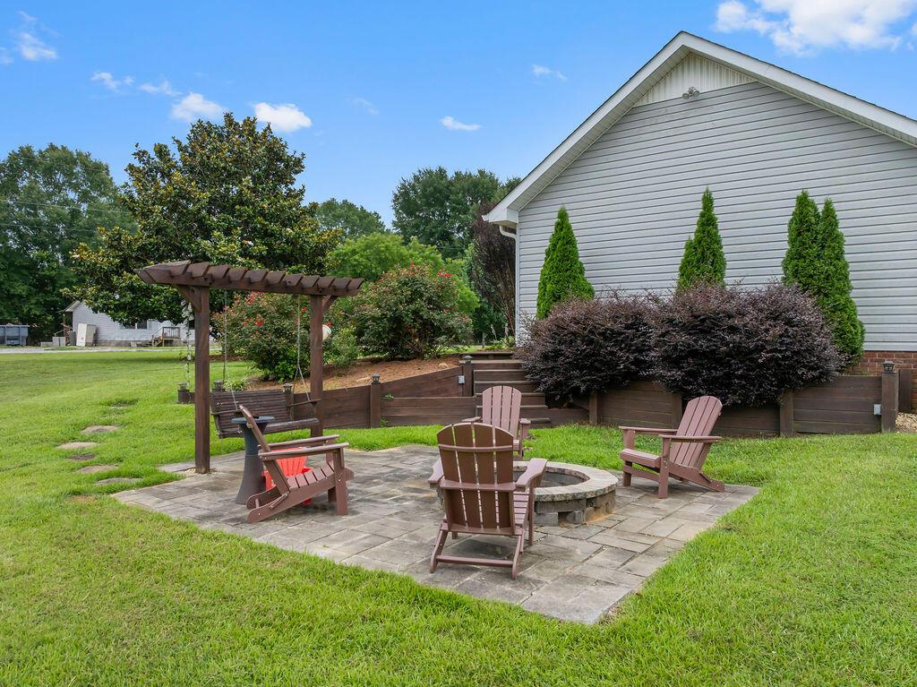 102 OTWELL Ln
