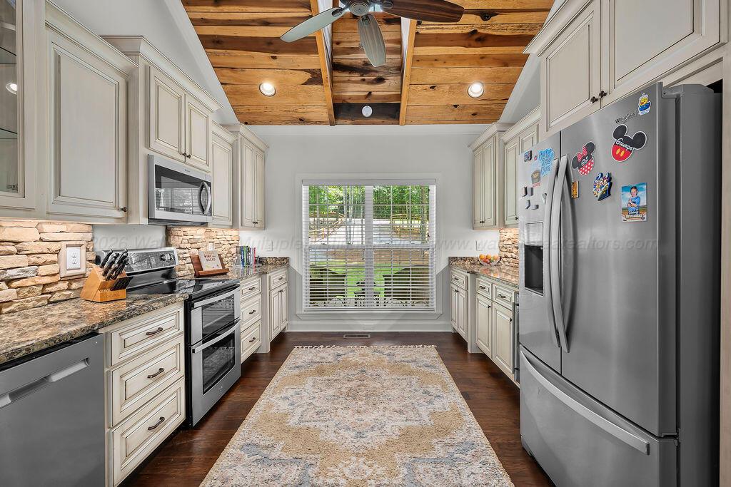 969 RACCOON CREEK Rd