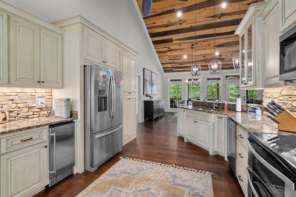 969 RACCOON CREEK Rd