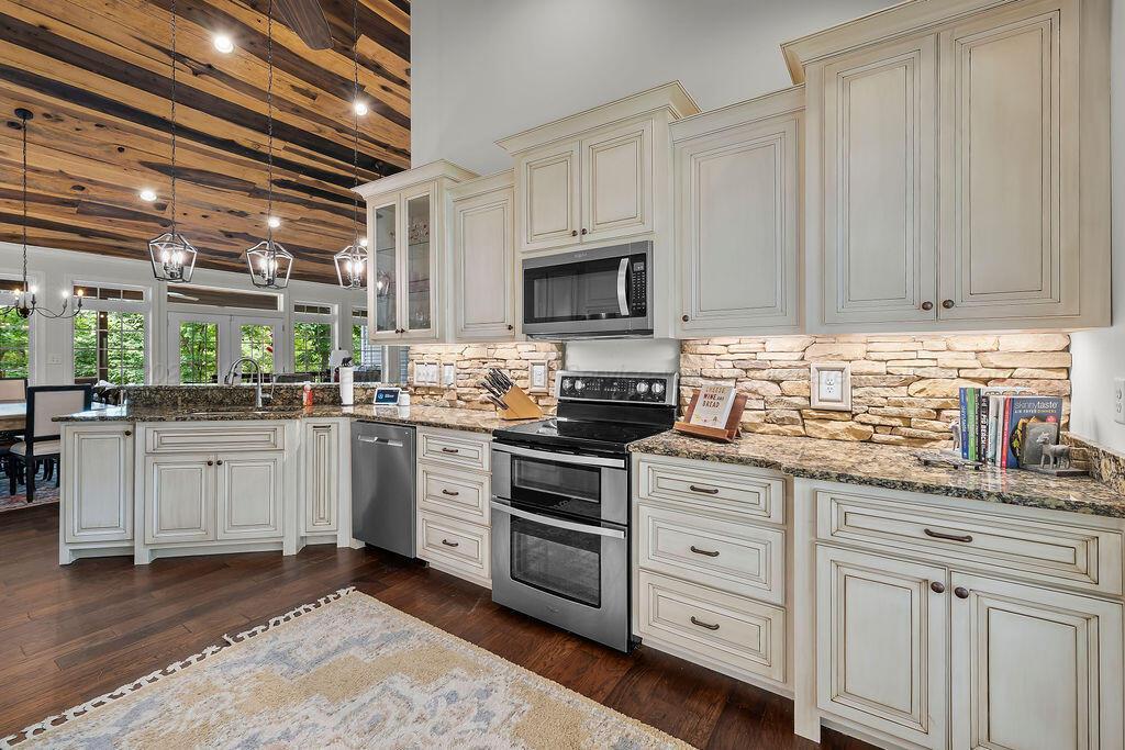 969 RACCOON CREEK Rd