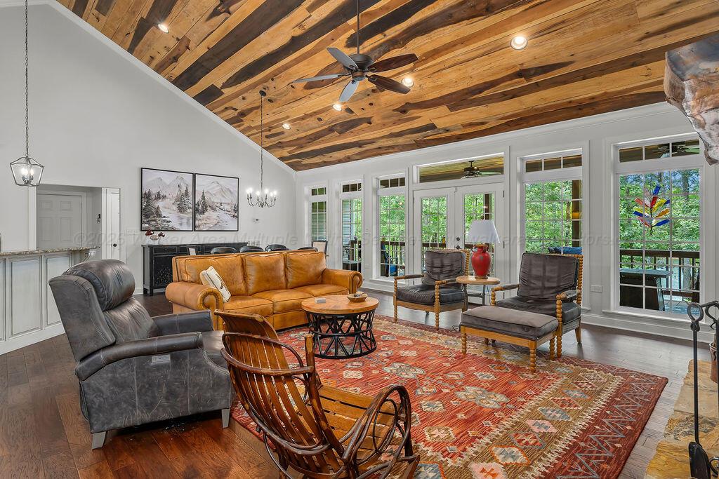 969 RACCOON CREEK Rd