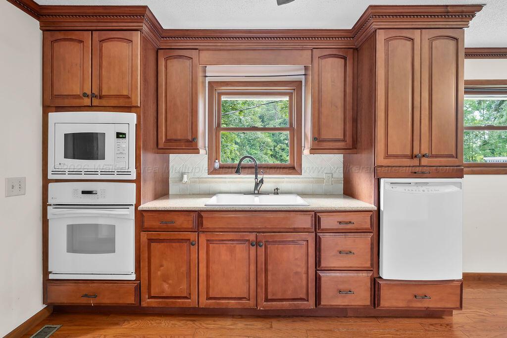 2062 YELLOW JACKET Rd