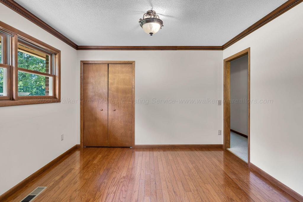 2062 YELLOW JACKET Rd