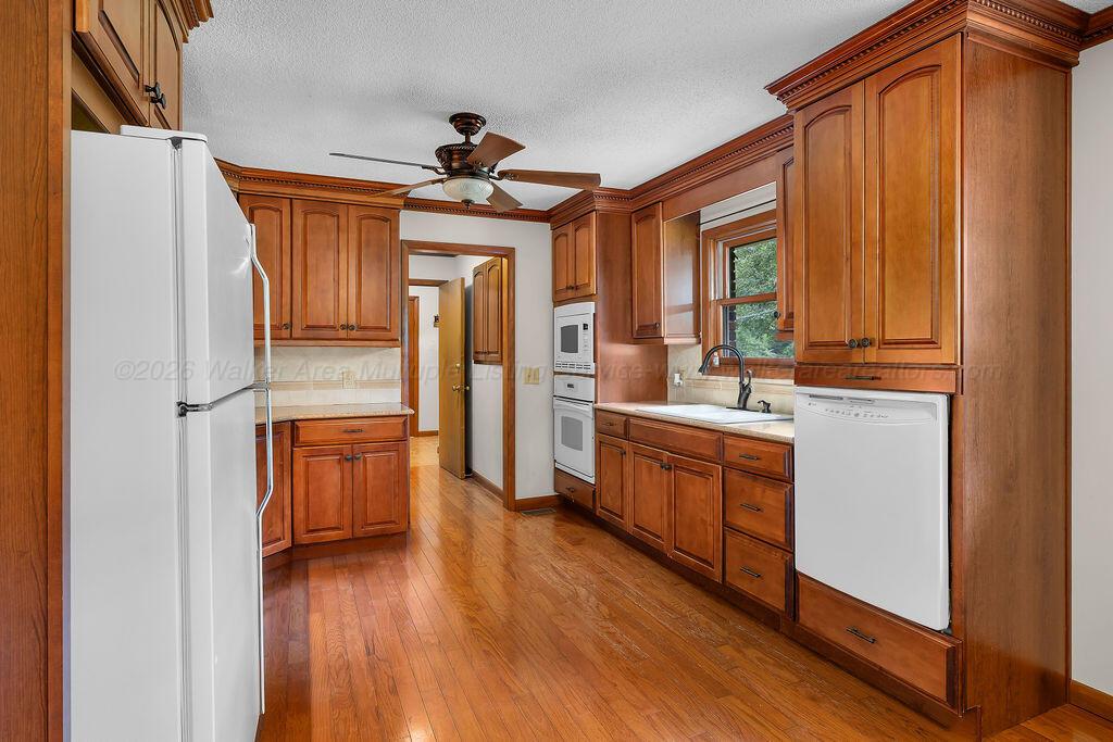 2062 YELLOW JACKET Rd