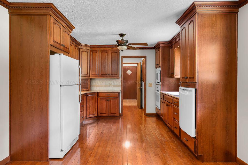 2062 YELLOW JACKET Rd
