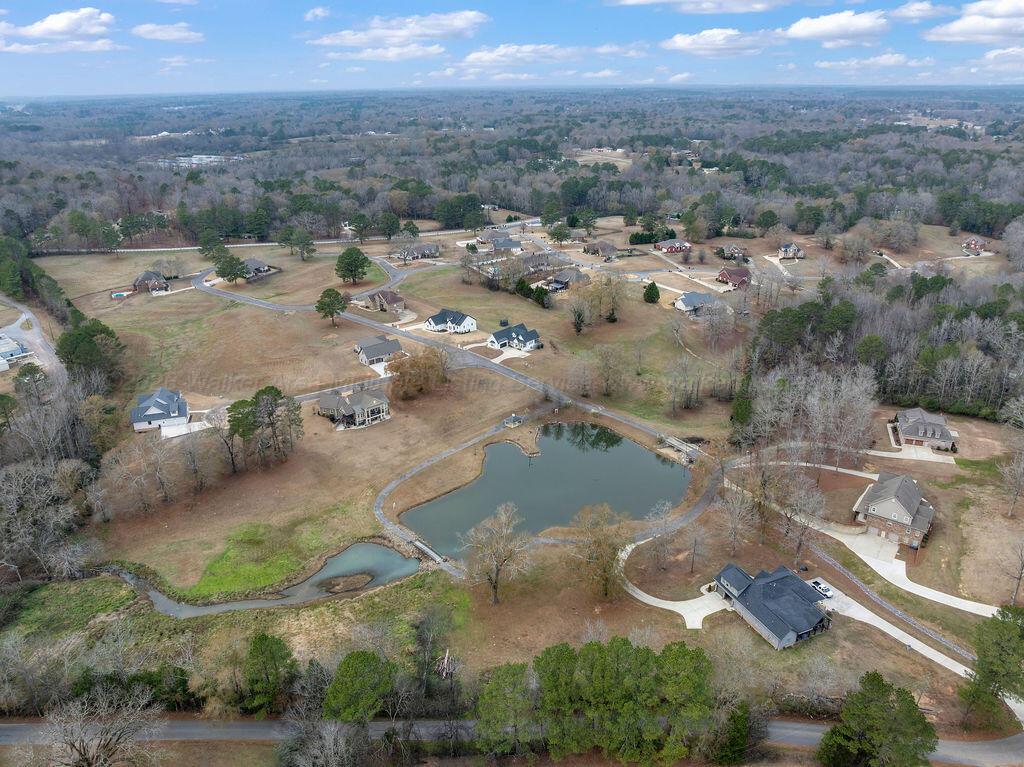 48 LAKESIDE Dr